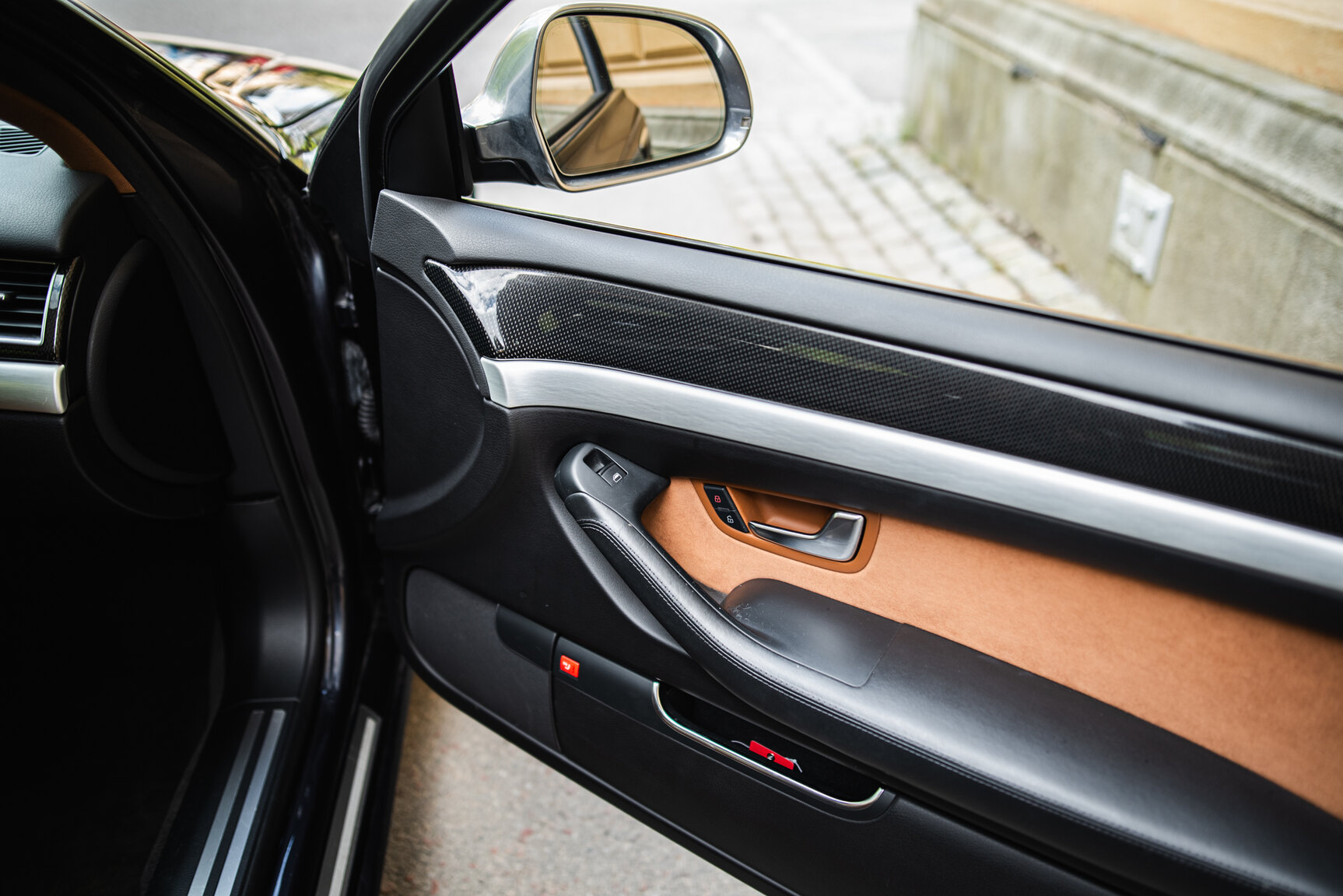 Interior image of 2009 Audi S8 5.2 V10 FSI Quattro