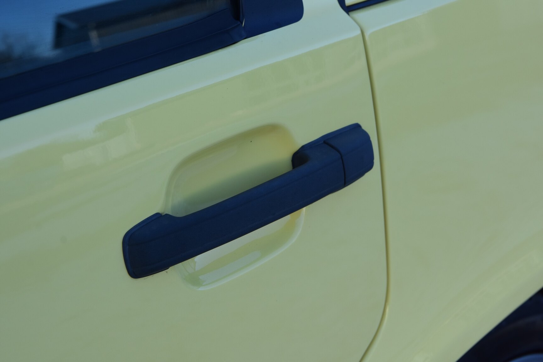 Exterior image of 1995 Volvo 850 T-5R Kombi
