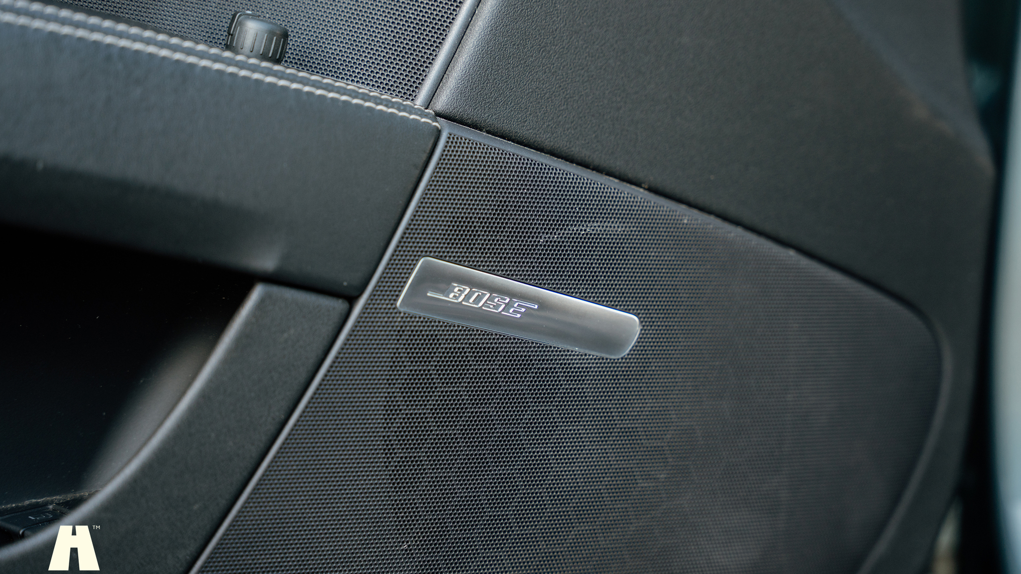 Interior image of 2009 Audi TTS (33)