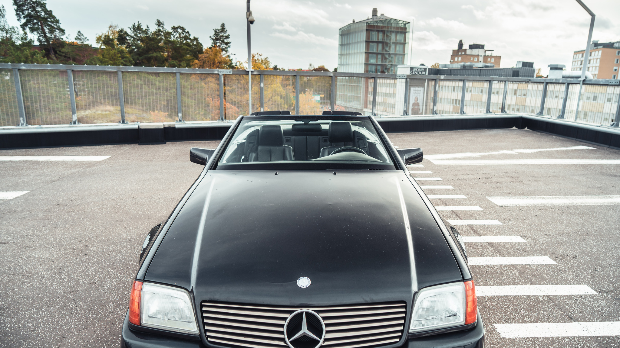 Exteriörbild på 1994 Mercedes SL320 (R129)  (10)