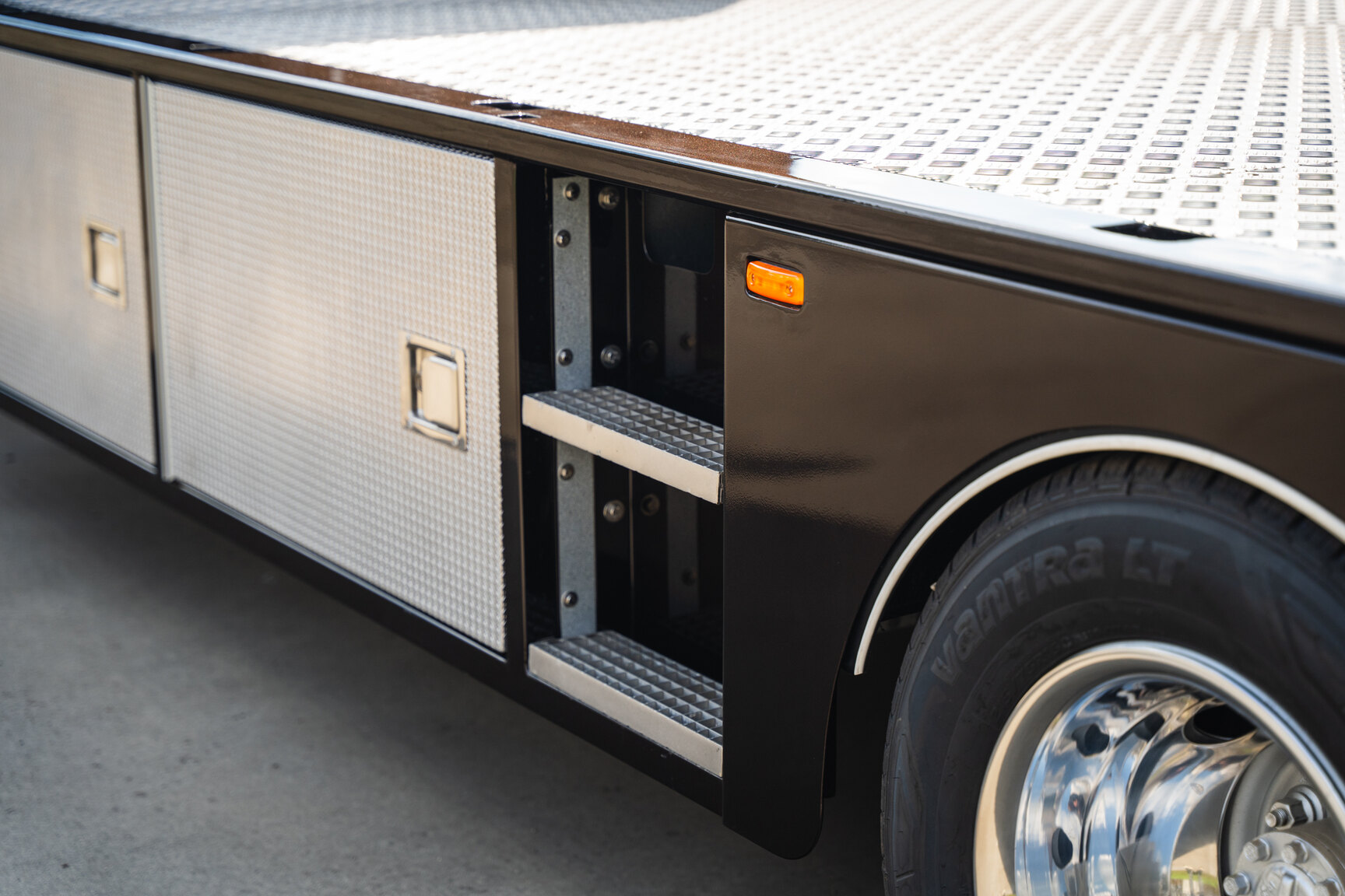 Exterior image of 1948 Chevrolet COE Loadmaster