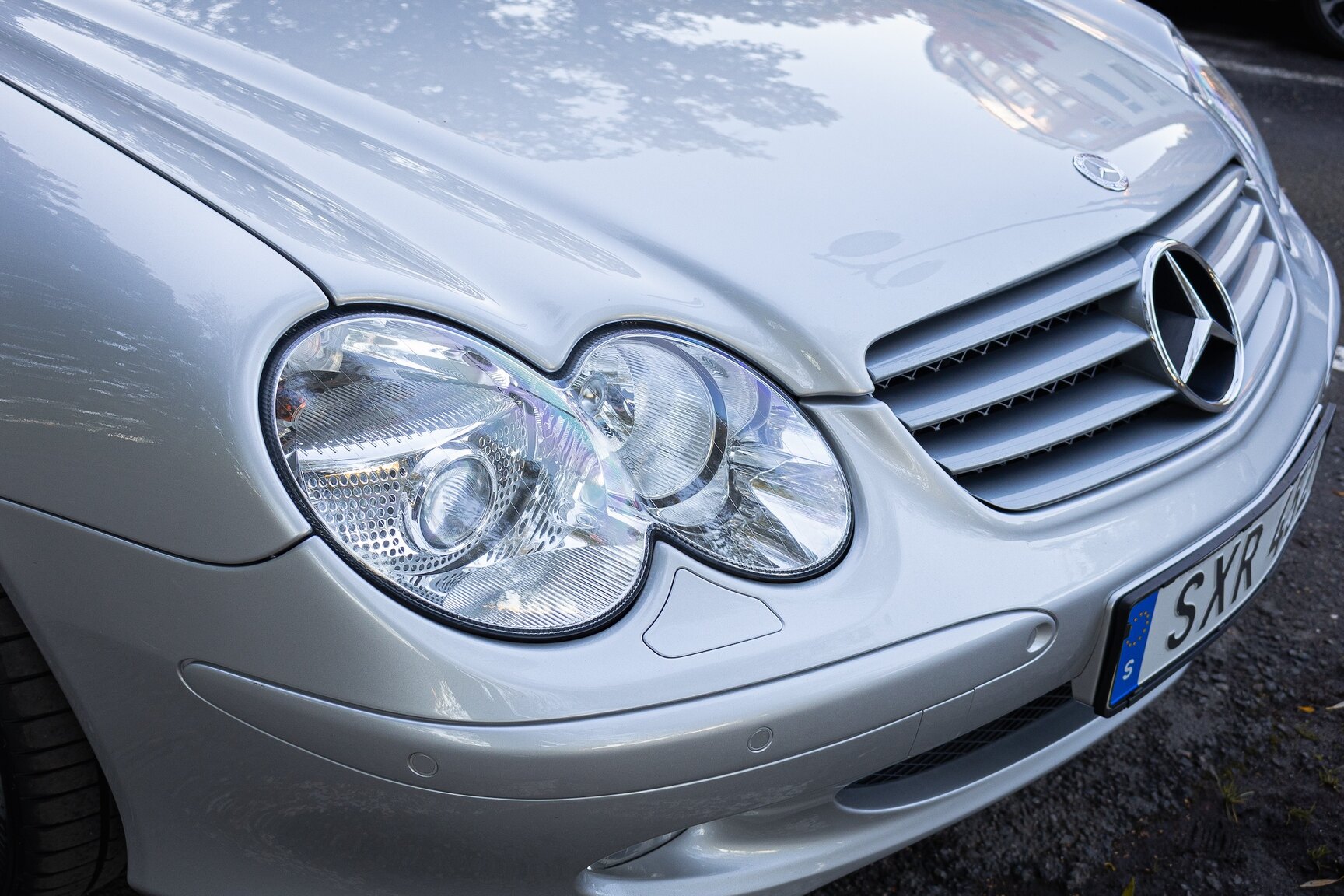 Exterior image of 2002 Mercedes-Benz SL 500