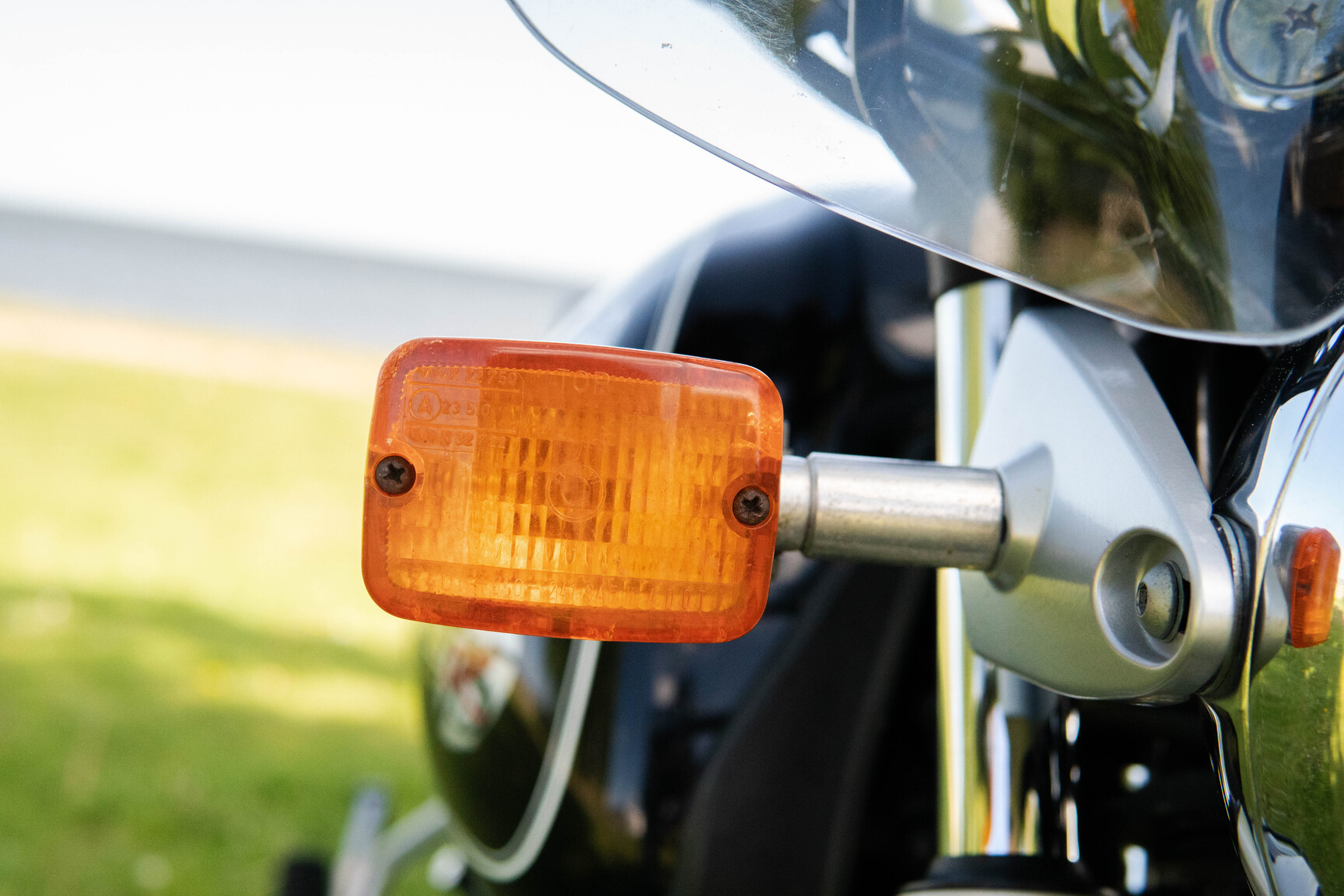 Exterior image of 1998 BMW R1100R (22)