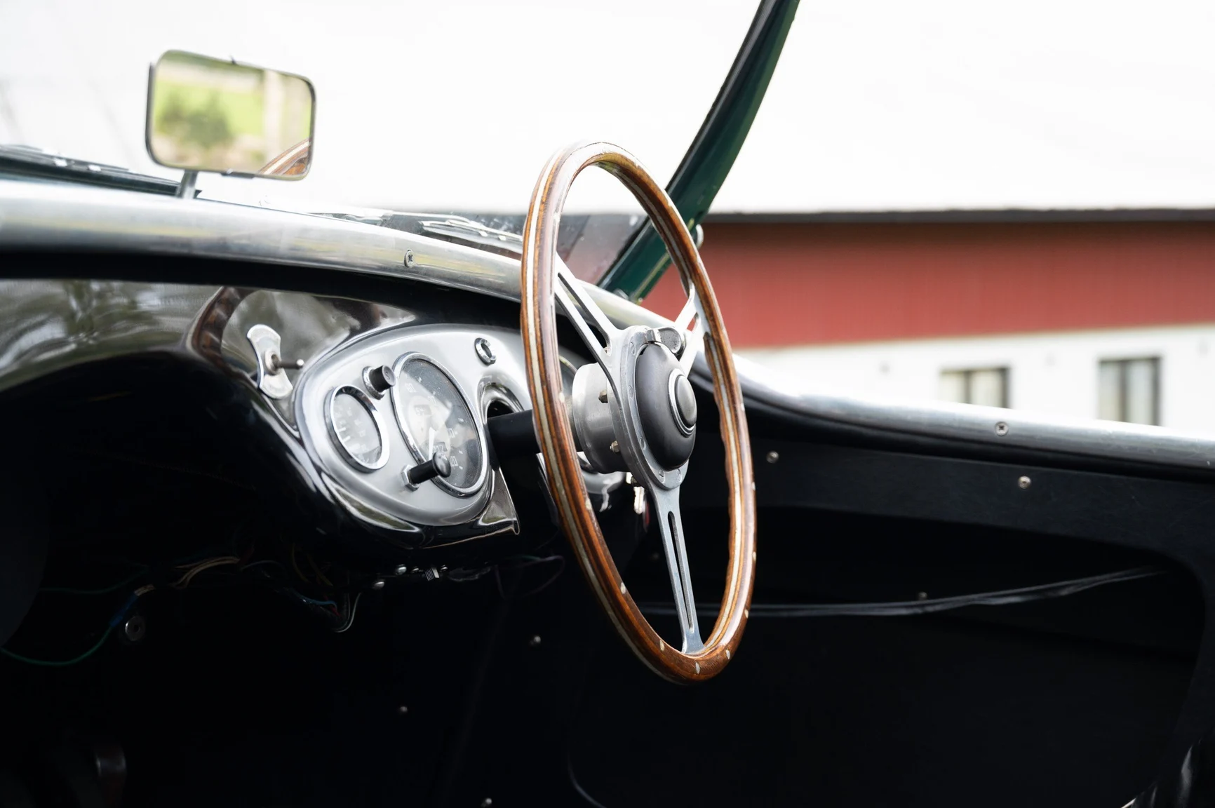 Interior image of 1954 Austin-Healey 100 (1)