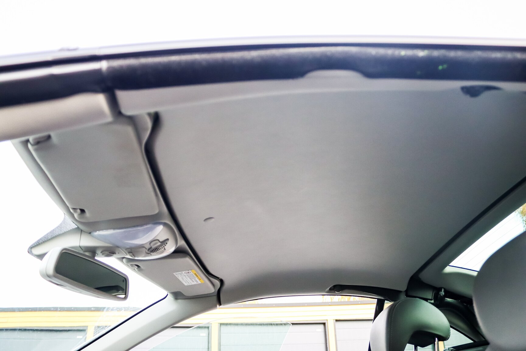 Interior image of 2006 Mercedes-Benz SL 500
