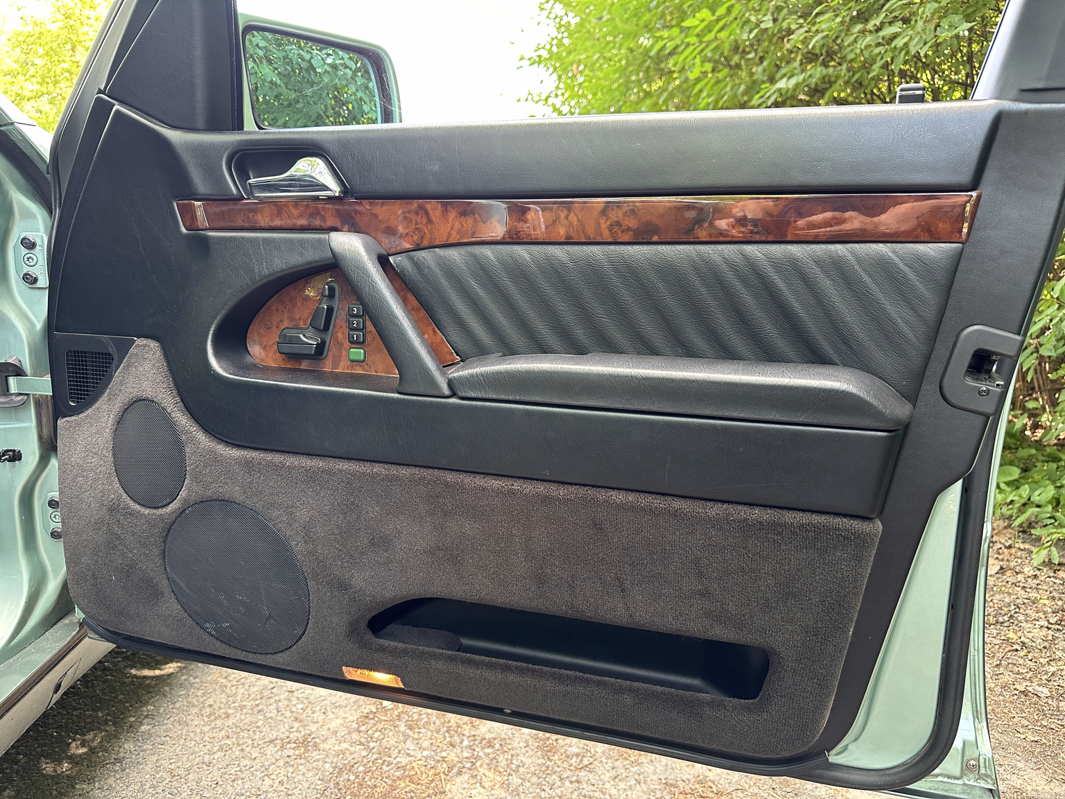 Innenraumfoto von 1992 Mercedes 300 SE (40)