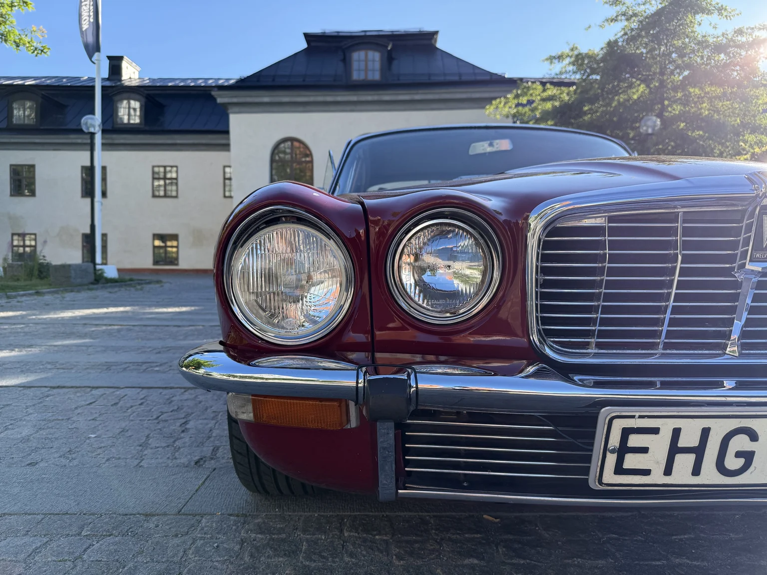 Exterior image of 1970 Jaguar XJ12 Performance (16)