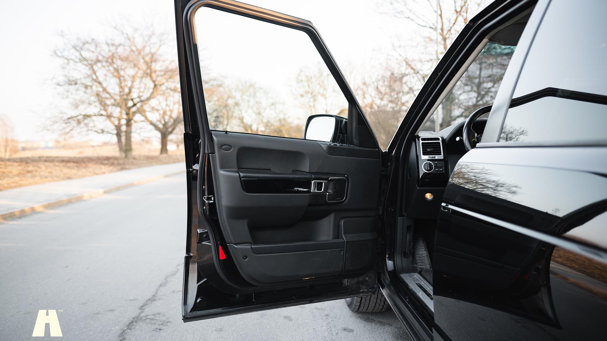 Interior image of 2012 Land Rover Range Rover Westminster TDV8 (L322)