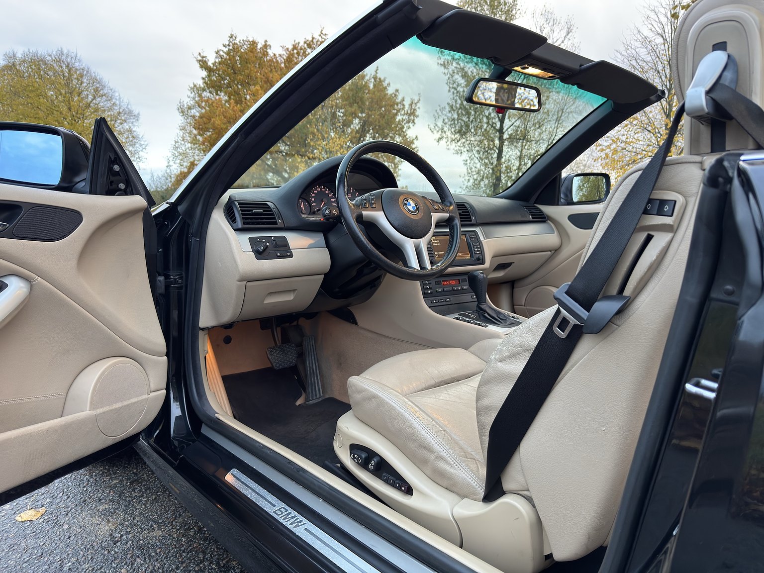 Interiörbild 2001 BMW 325IA CAB