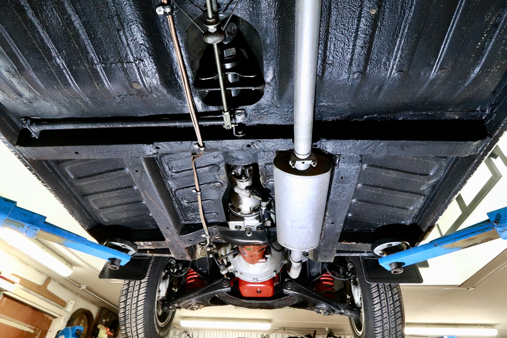 Image of 1964 Volvo P 1800S mechanics (22)