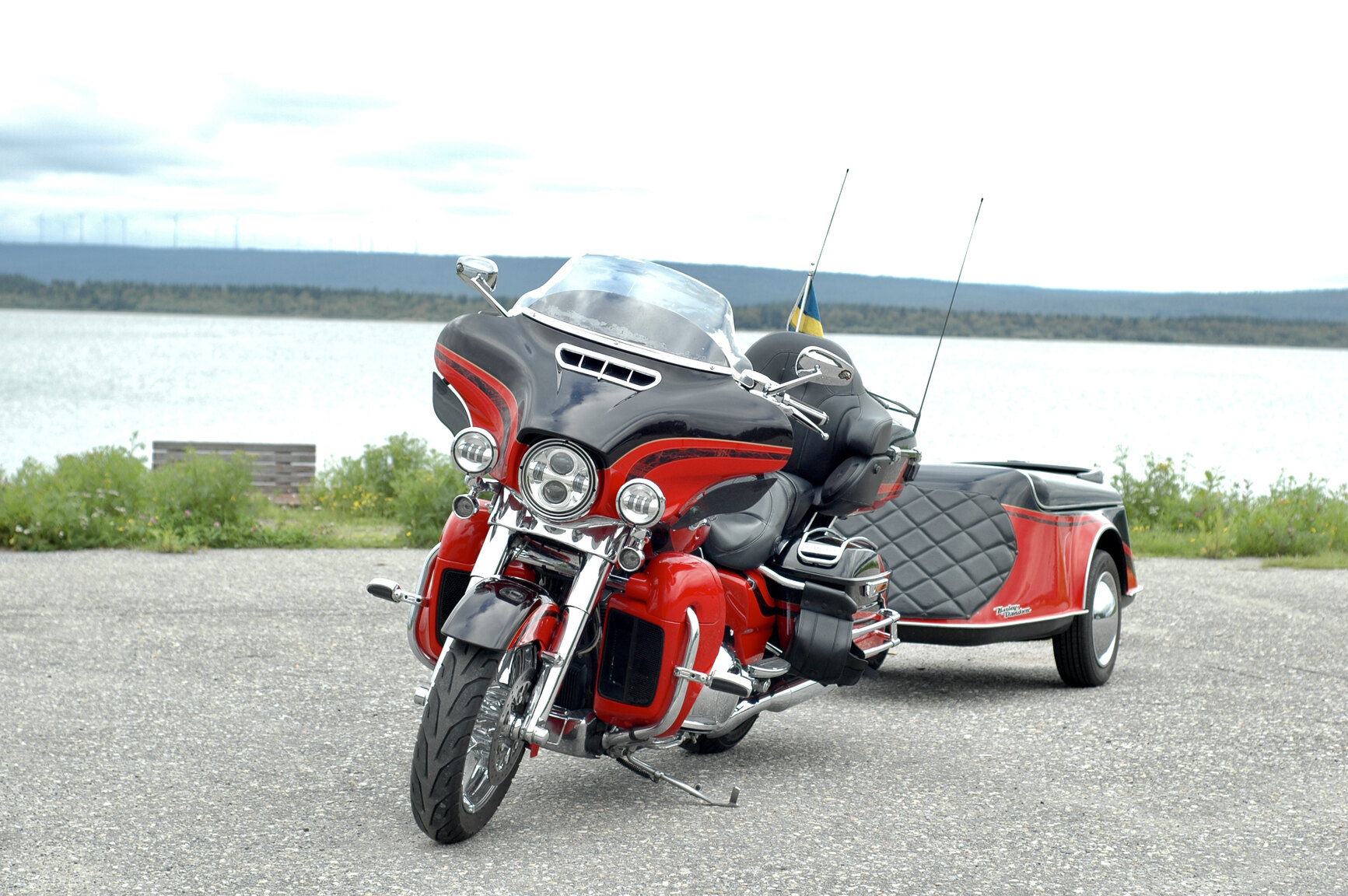 Exterior image of 2016 Harley-Davidson Ultra Limited CVO