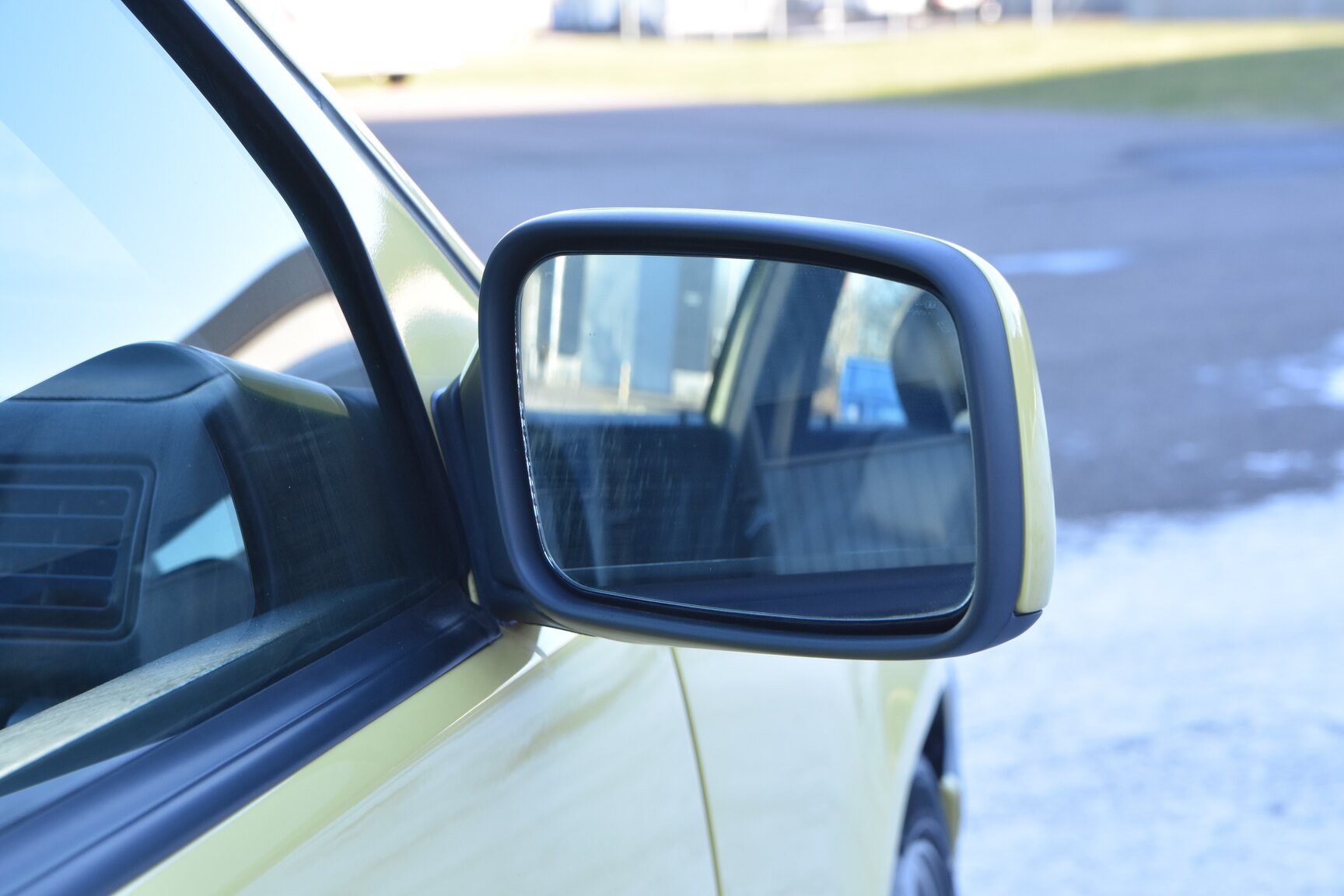 Exterior image of 1995 Volvo 850 T-5R Kombi