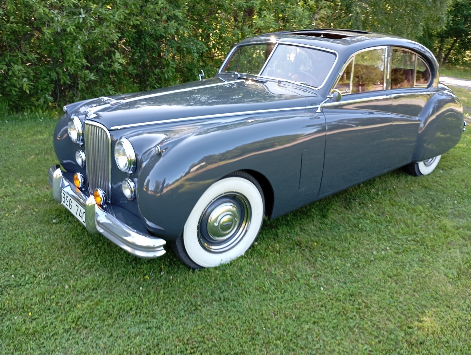 Exterior image of 1954 Jaguar Mark VII