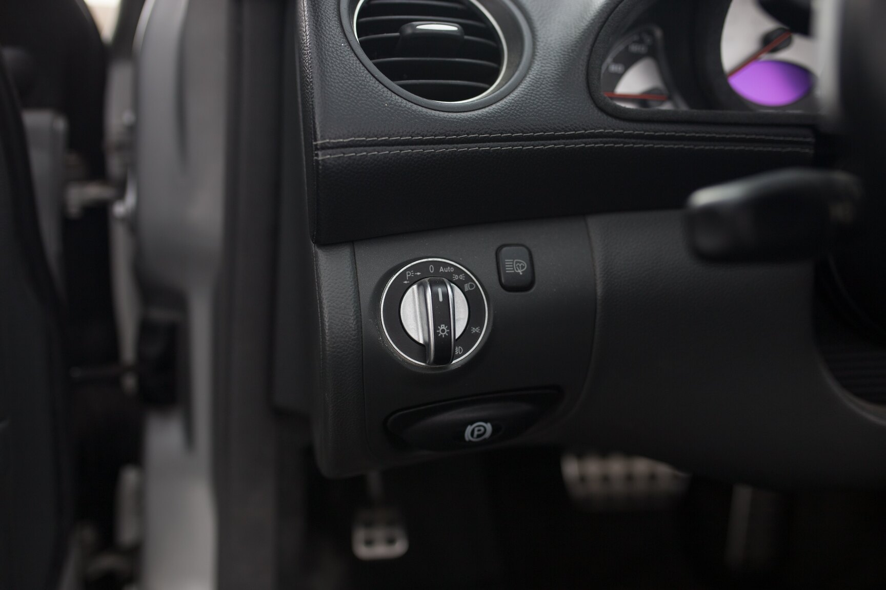 Interior image of 2002 Mercedes-Benz SL55 AMG