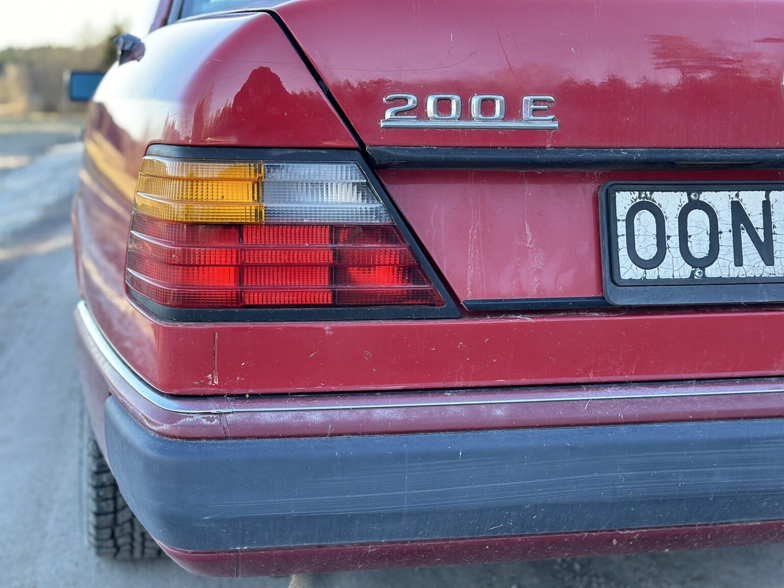 Exterior image of 1990 Mercedes-Benz 200 E