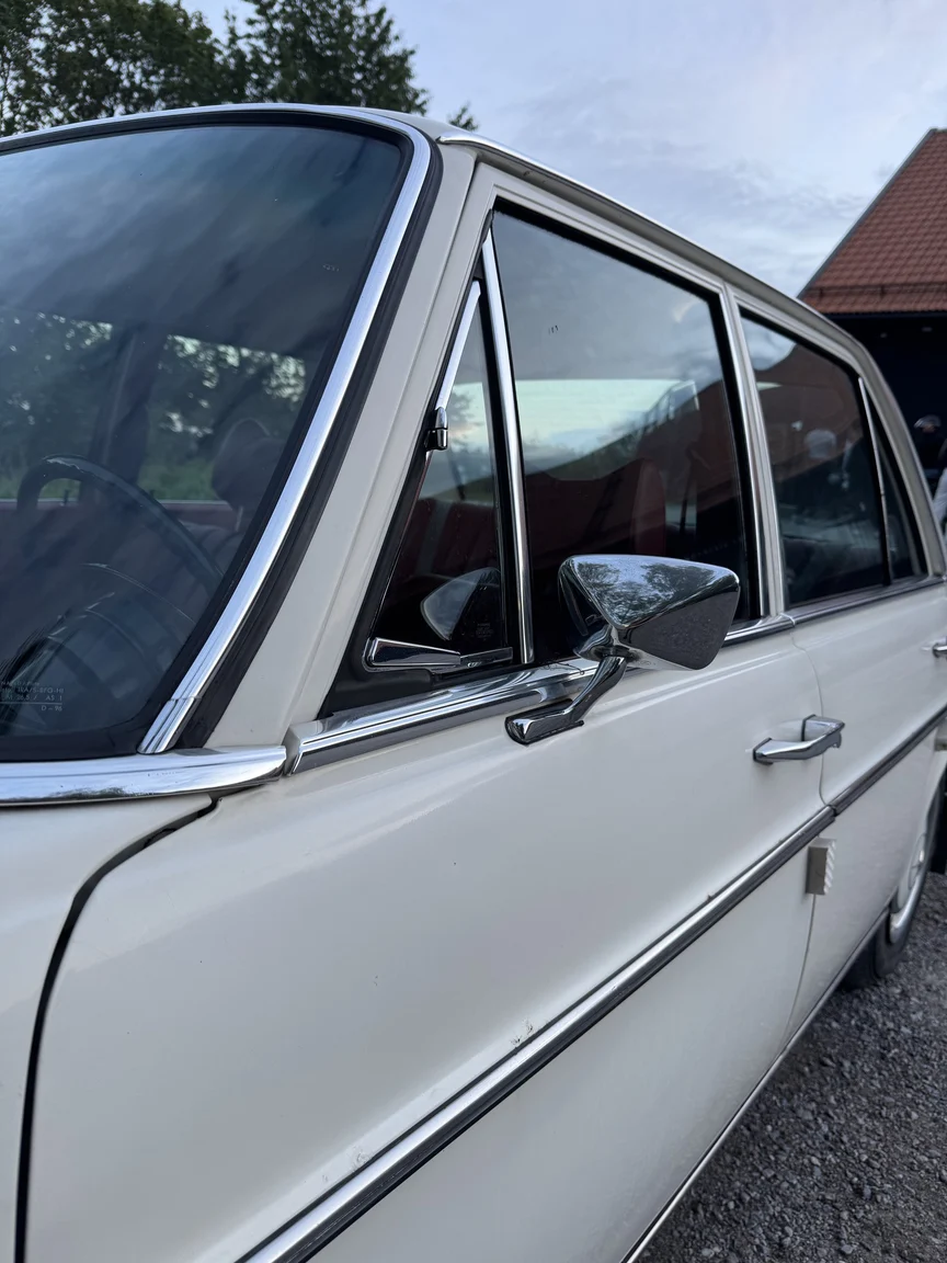 Aussenfoto 1972 Mercedes-Benz 200 (49)