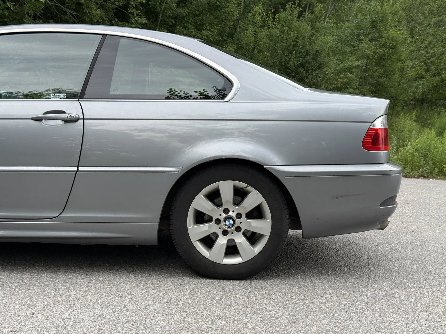 Exteriörbild på 2005 BMW 320Ci (13)