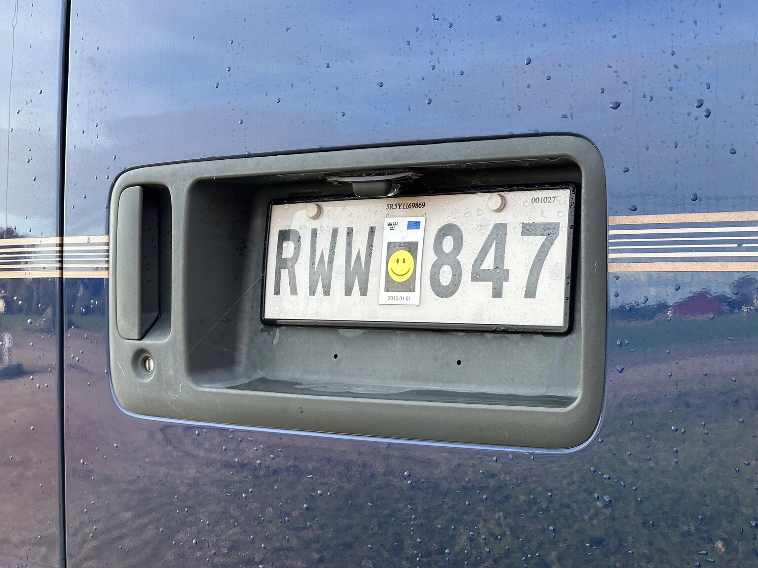 Exteriörbild på 2000 GMC Savana G1500 Conversion Van