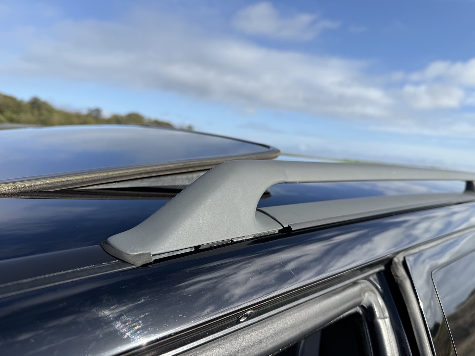 Exterior image of 1995 VOLVO 855 T5R T-5R