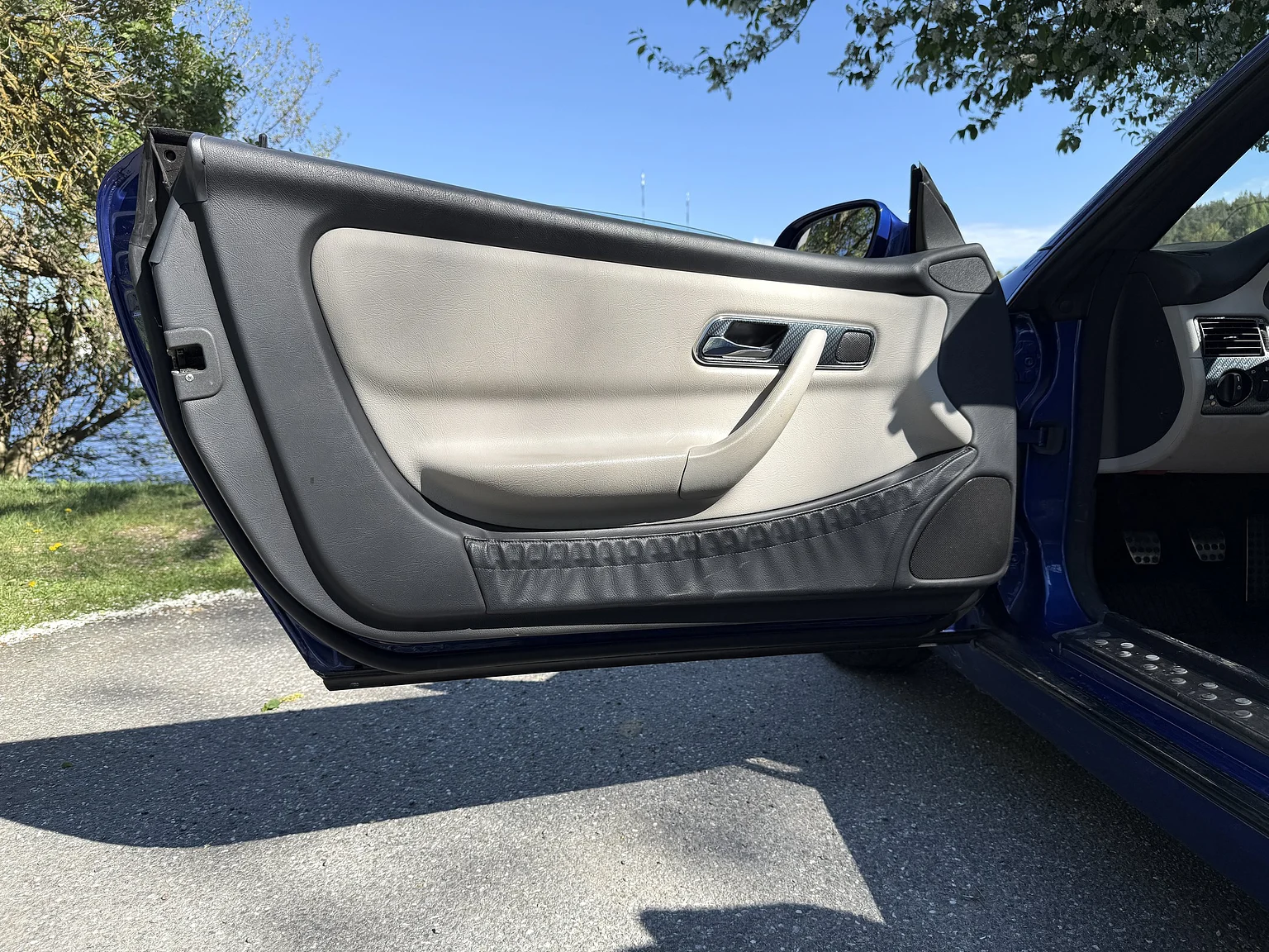 Innenraumfoto von 1997 Mercedes-Benz 230 SLK (2)