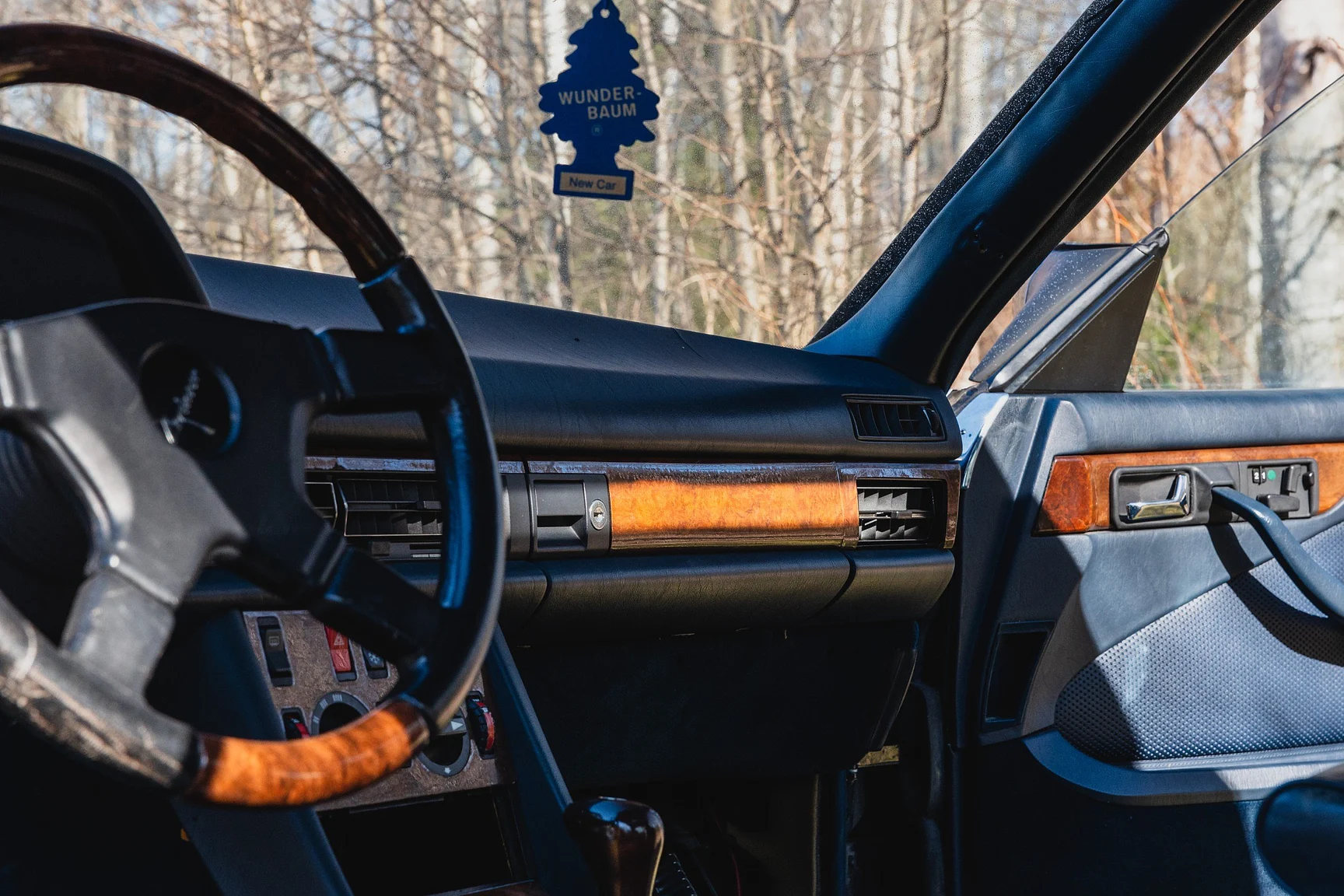 Innenraumfoto von 1986 Mercedes-Benz 560 SEC  (9)