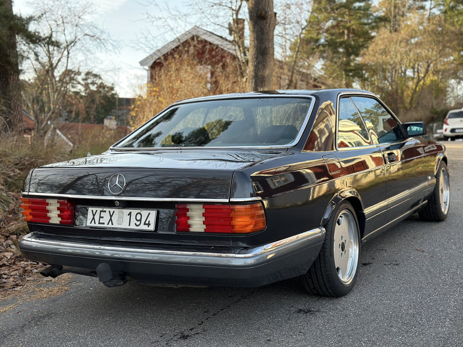 Exteriörbild på 1988 Mercedes 560 SEC
