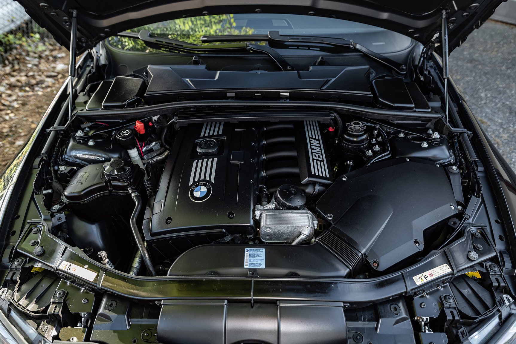 Image of 2009 BMW 325Xi mechanics