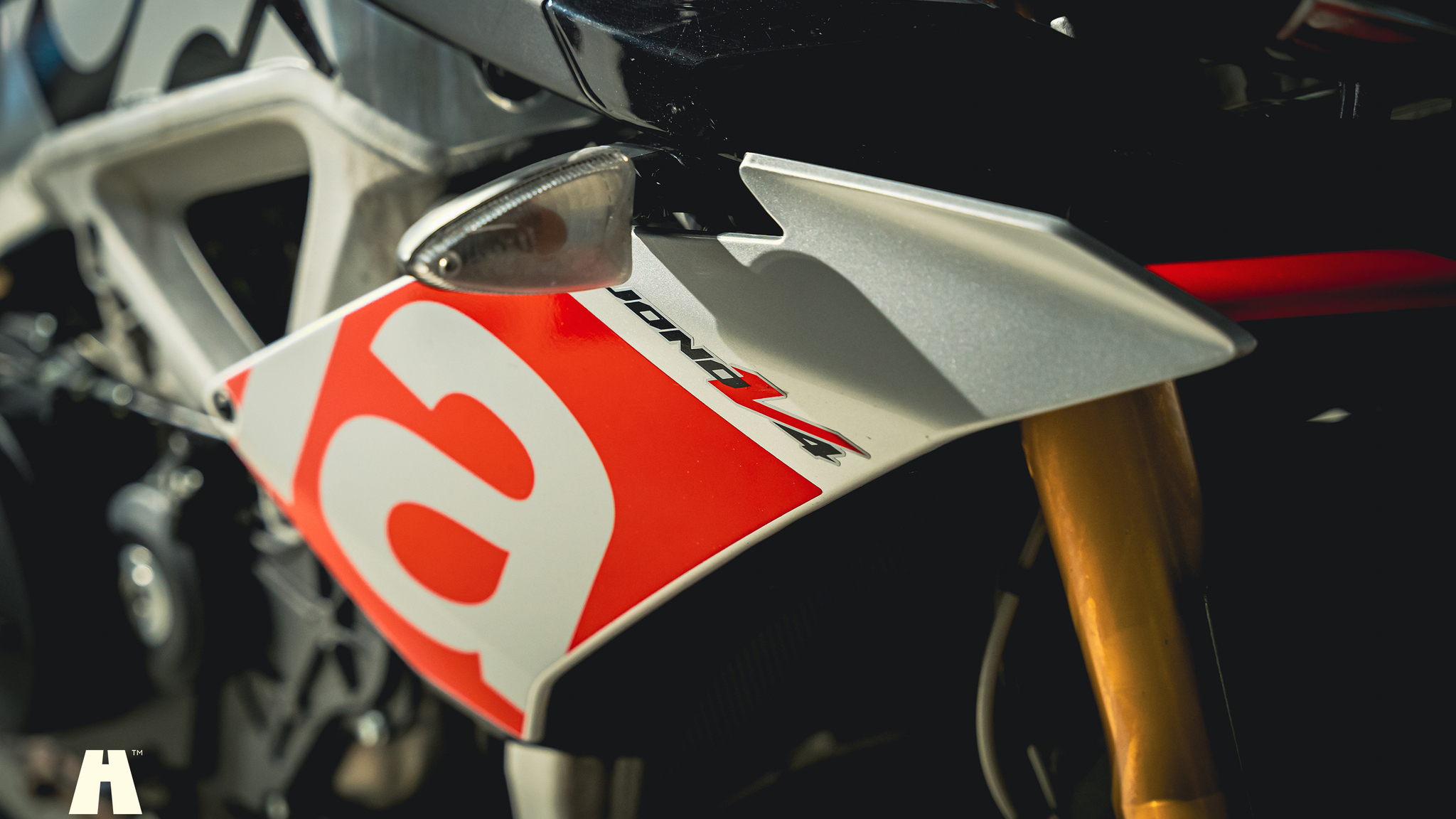 Exterior image of 2016 Aprilia Tuono V4 Factory