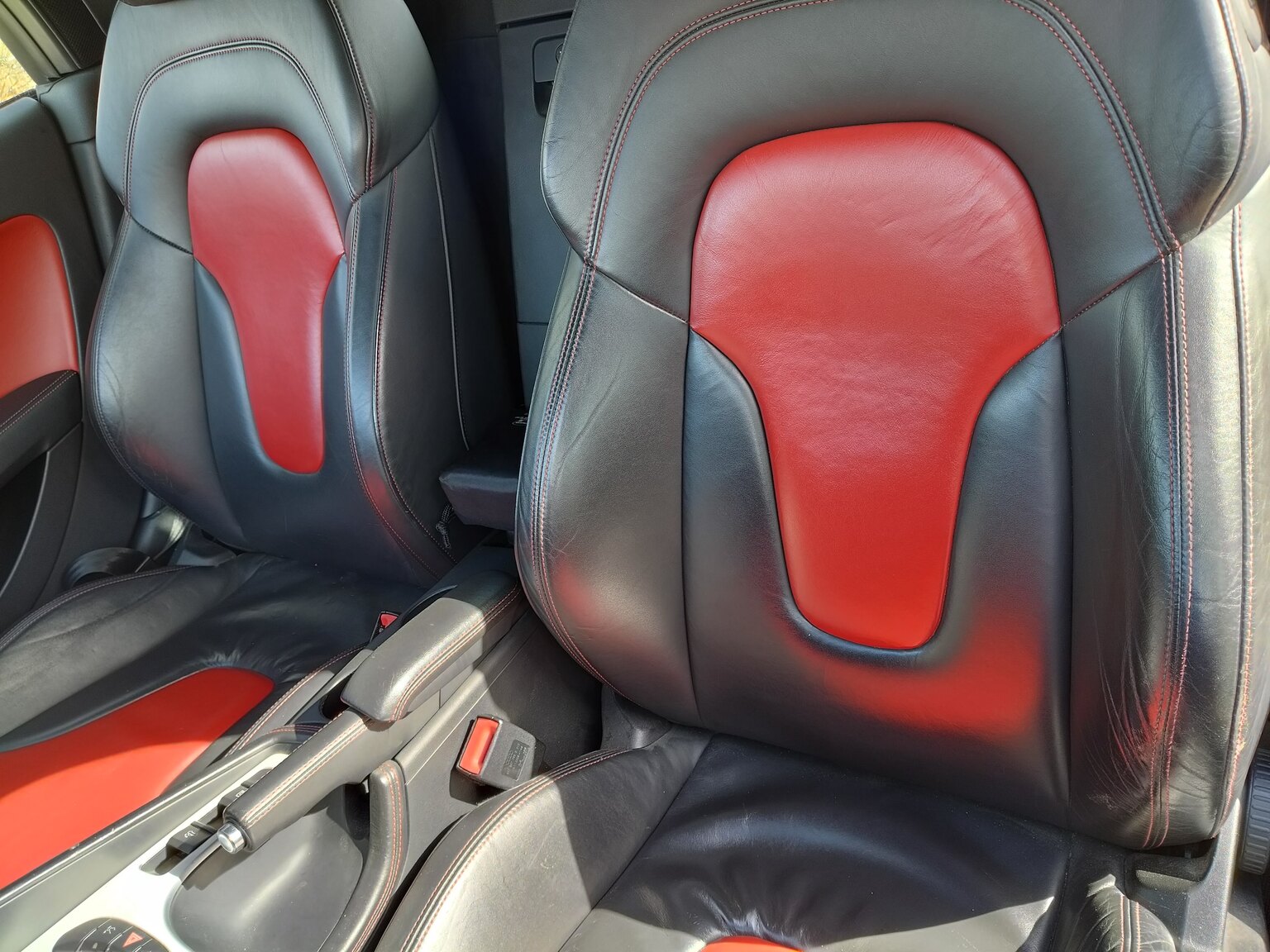 Innenraumfoto von 2009 Audi TTS Roadster