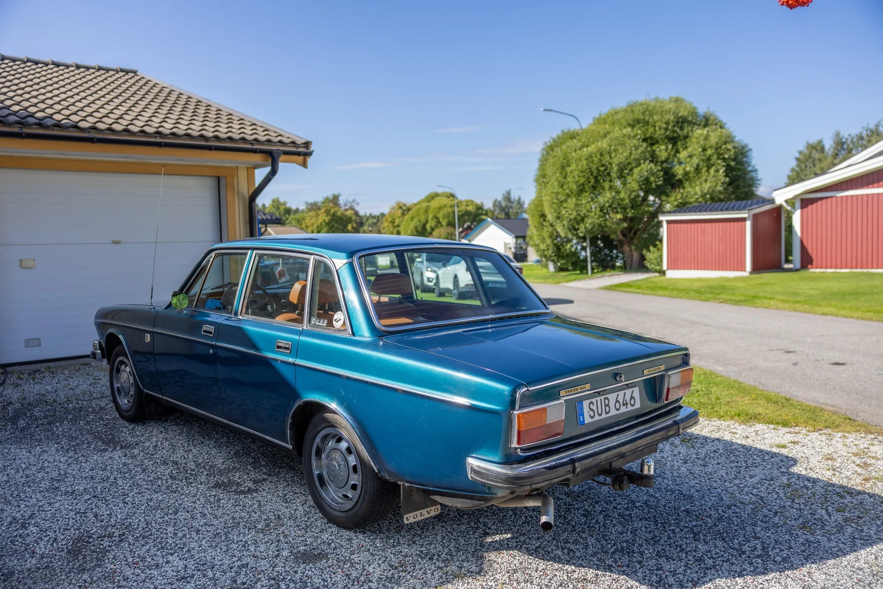 Exterior image of 1973 Volvo 164E (2)