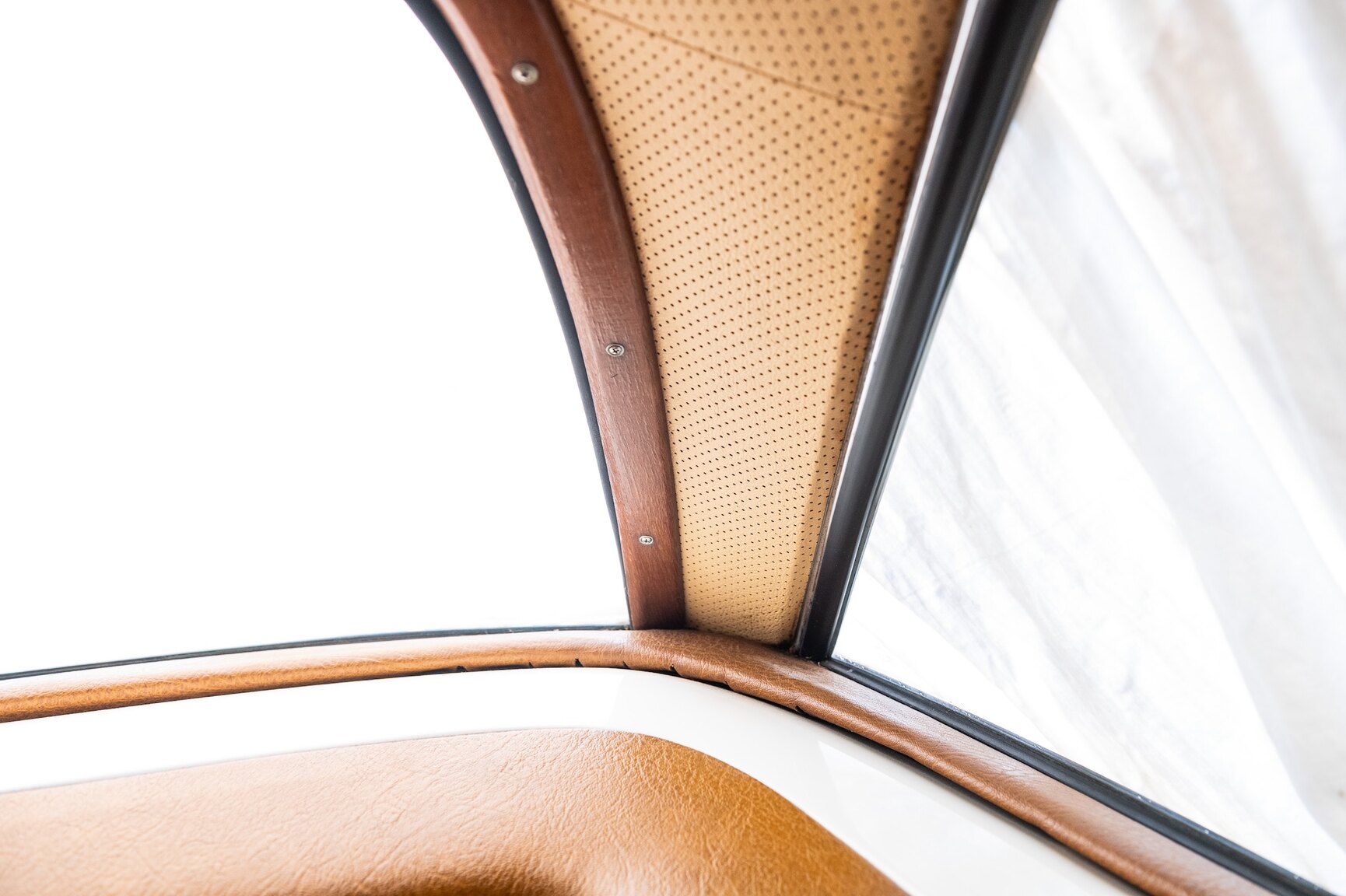 Innenraumfoto von 1968 Mercedes-Benz 280 SL Pagoda (24)