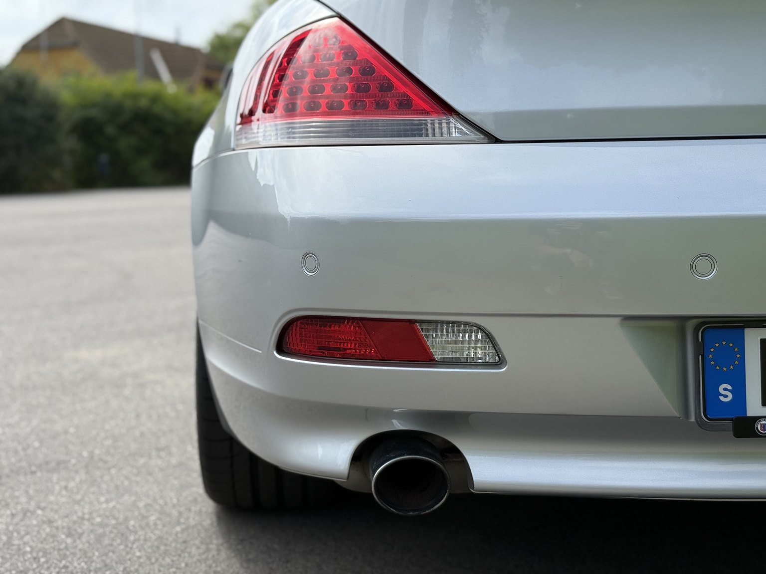 Exterior image of 2004 BMW 645Ci Convertible