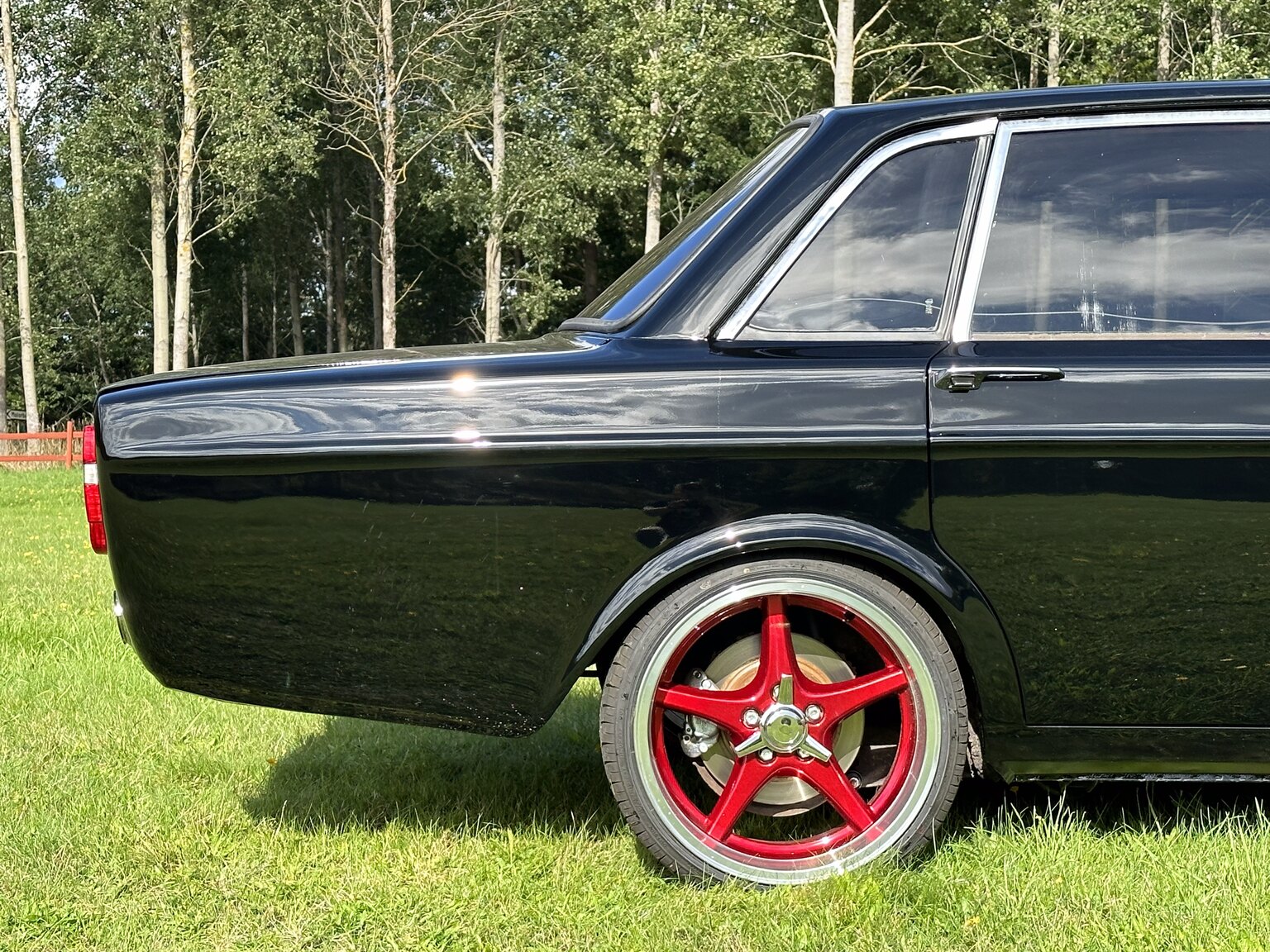 Aussenfoto 1969 Volvo 144 custom
