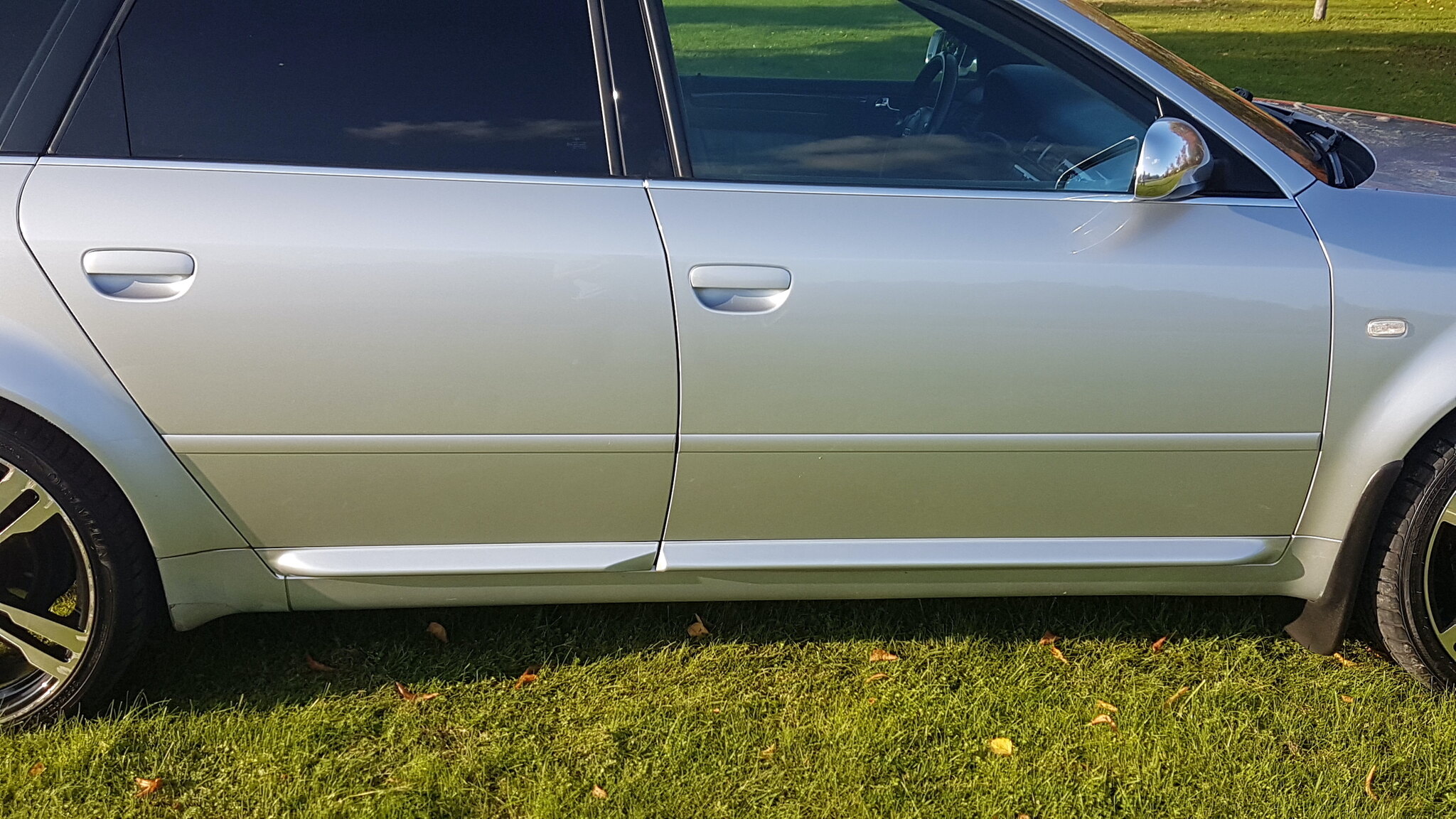 Exteriörbild på 2000 Audi S6 Avant
