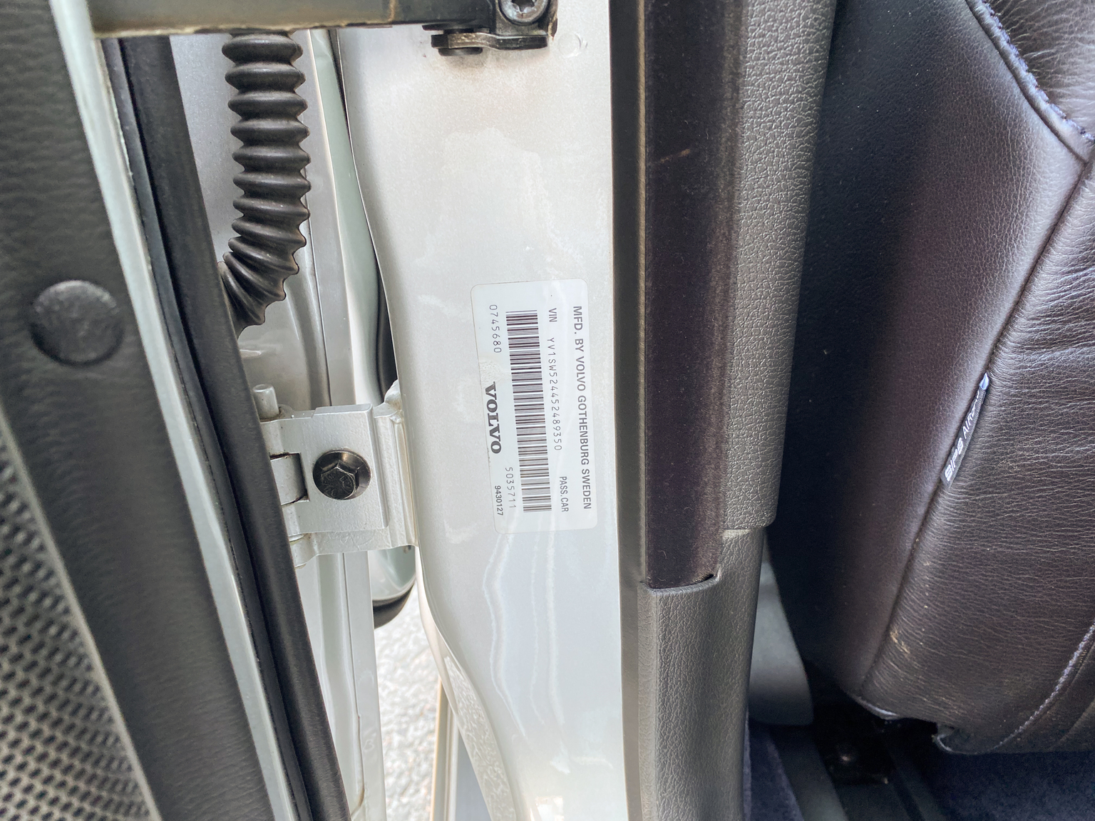 Innenraumfoto von 2005 Volvo V70 R AWD (24)