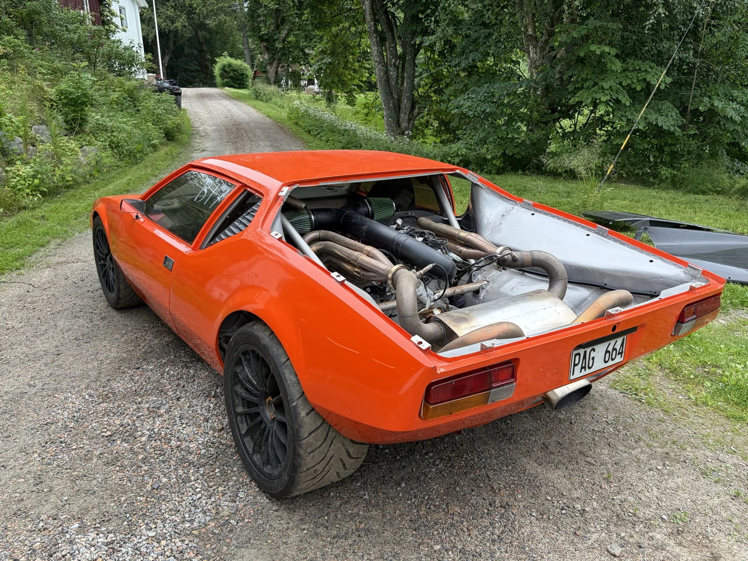 Exteriörbild på 1972 De Tomaso Pantera LS Restomod (65)