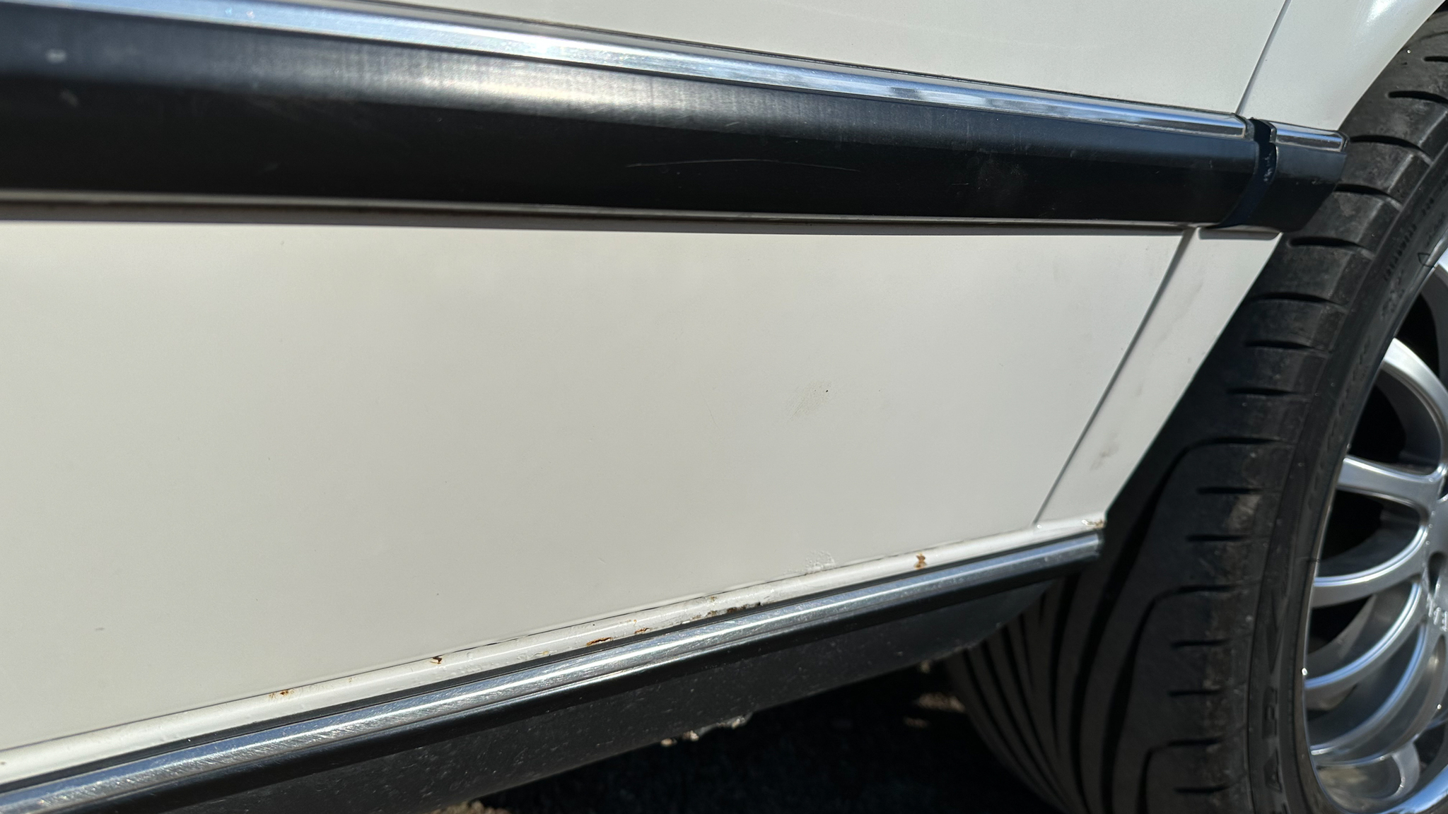 Exteriörbild på 1984 BMW 745i Executive Automat