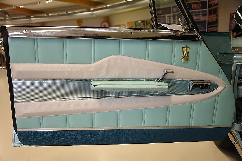 Image of 1960 Plymouth Fury (27)