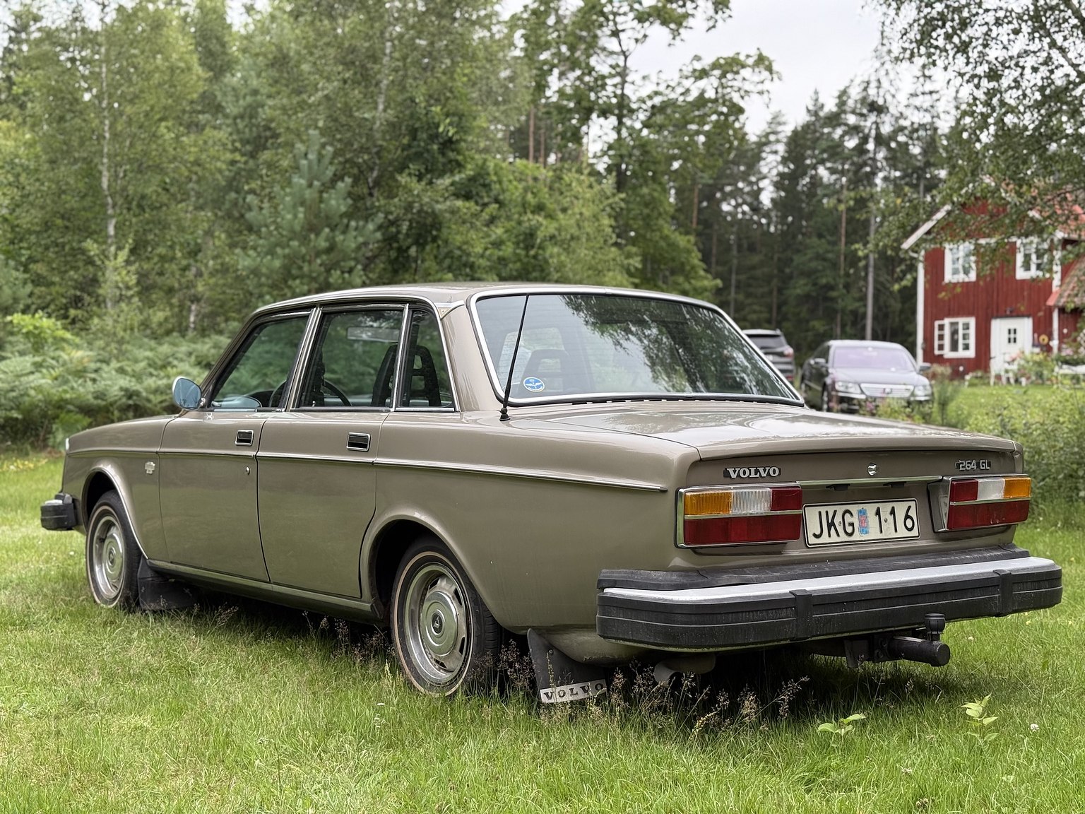 Exterior image of 1976 Volvo 264 V6 GL Automatisk