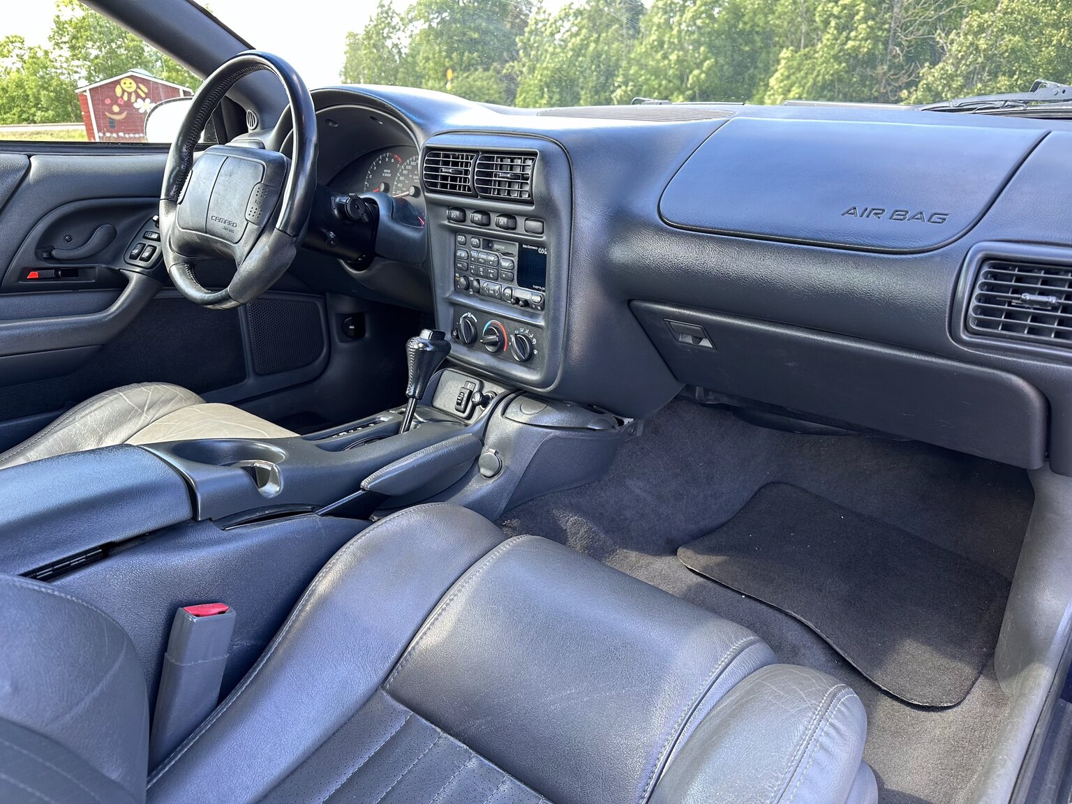Innenraumfoto von 1999 Chevrolet Camaro Z28