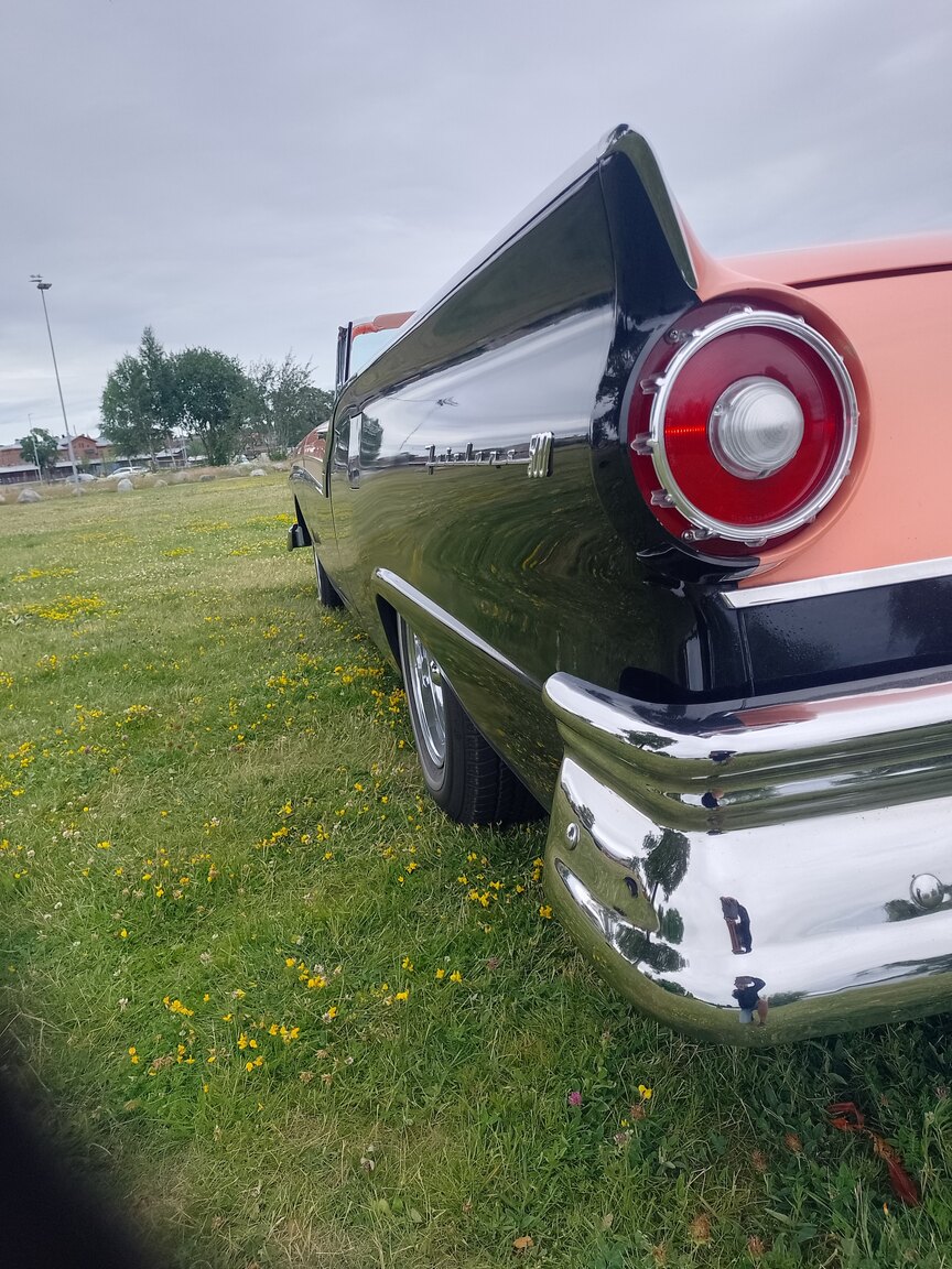 Aussenfoto 1957 Ford Fairlane 500 Skyliner Retract