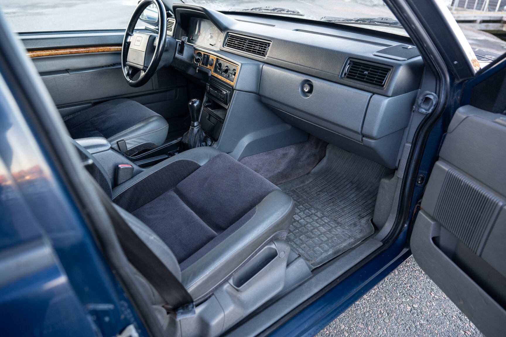 Innenraumfoto von 1998 Volvo 940 Turbo