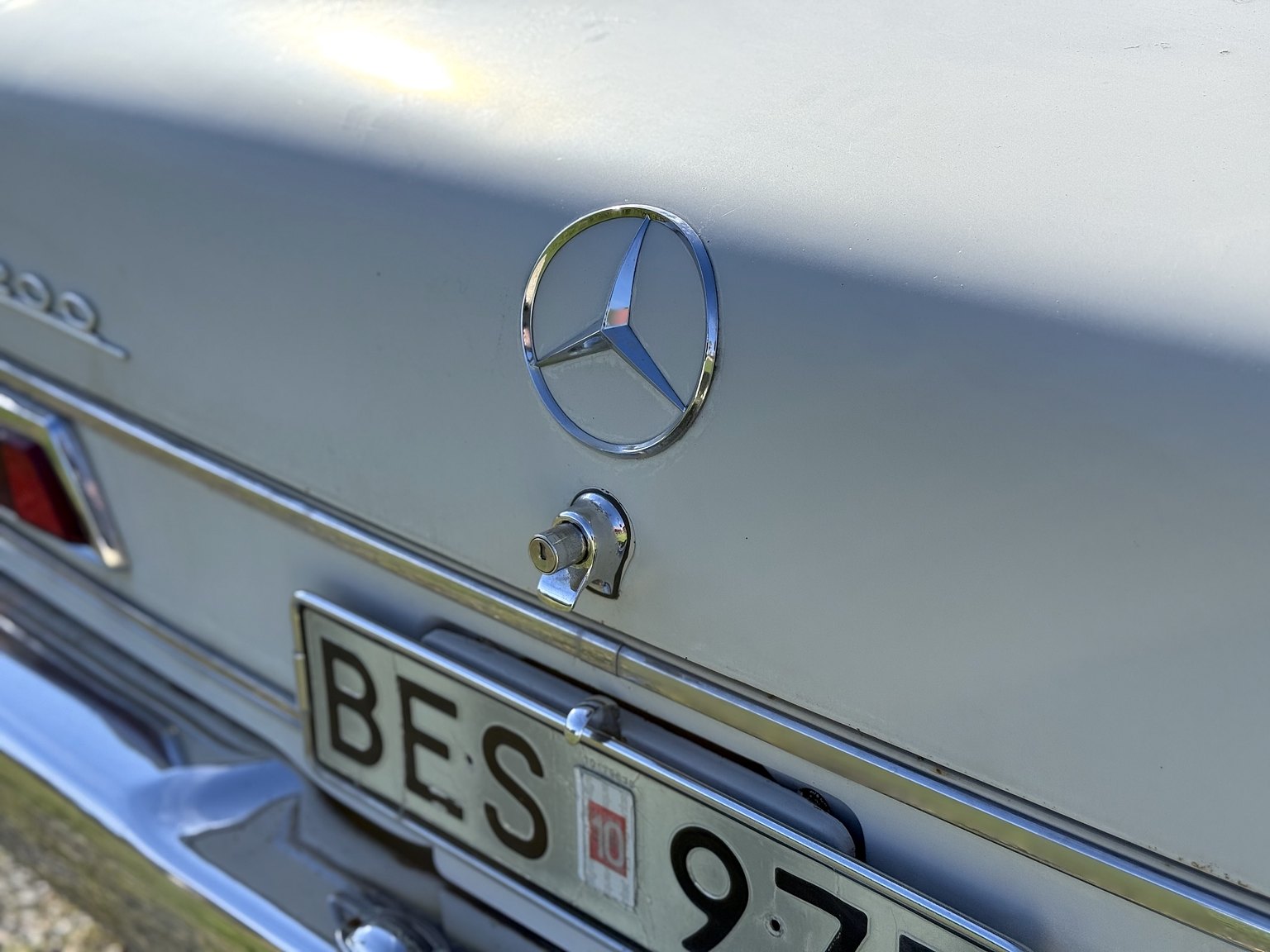 Exteriörbild på 1967 Mercedes-Benz 200