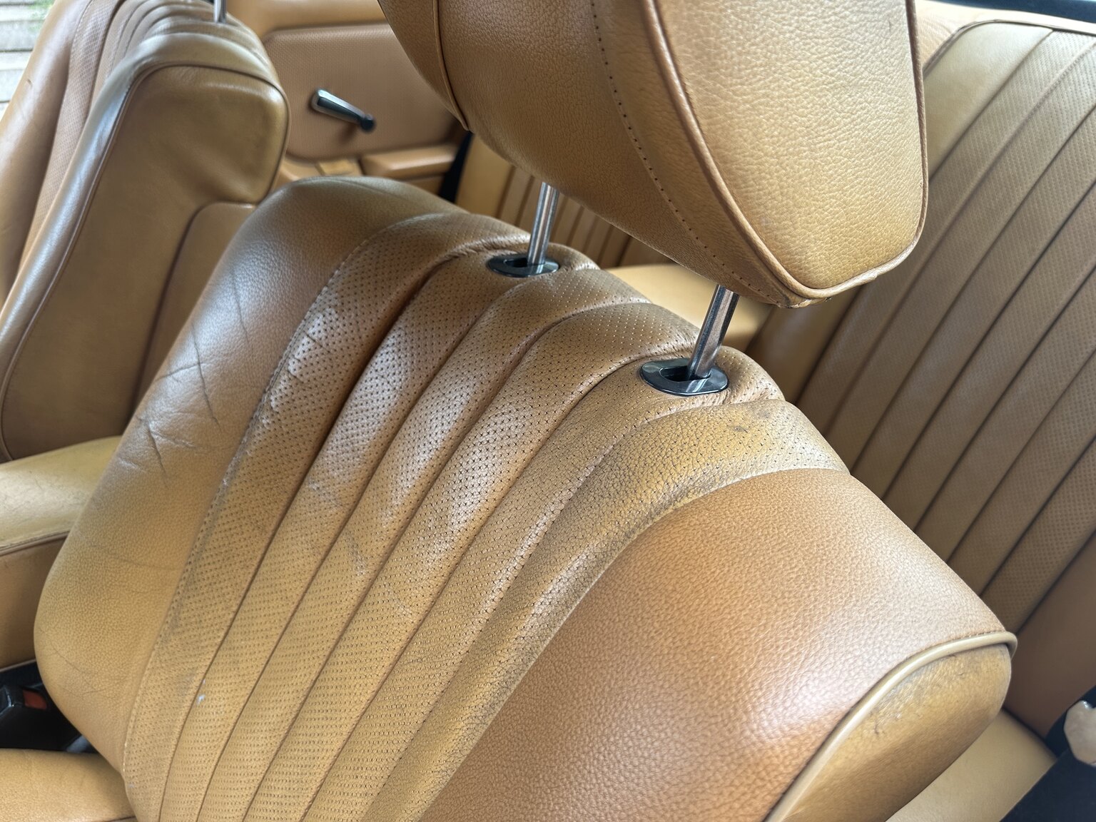 Innenraumfoto von 1977 Mercedes-Benz 280 CE