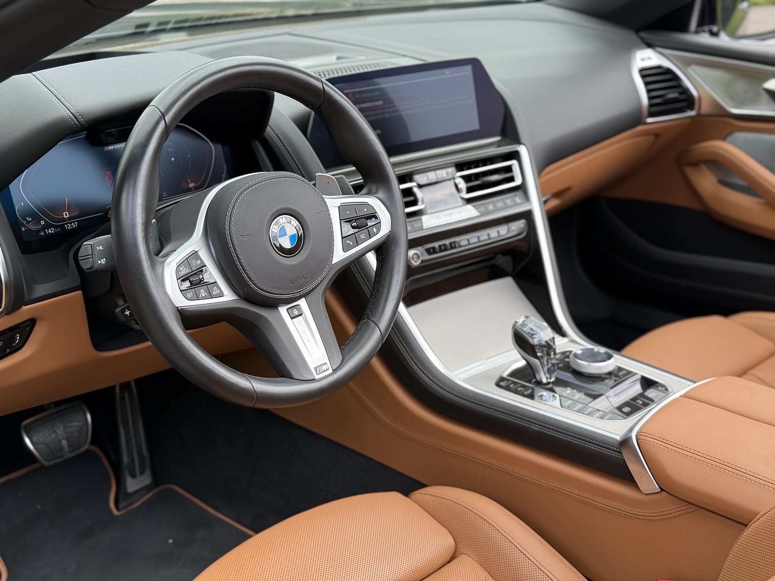 Interior image of 2019 BMW M850i xDrive Convertible Steptronic
