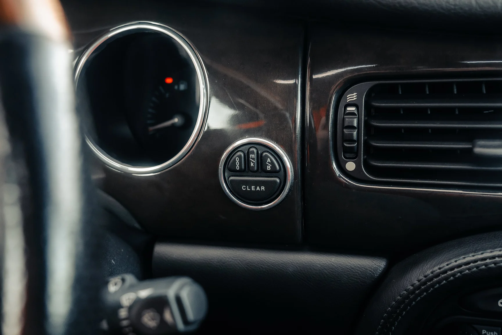 Interiörbild 1997 Jaguar XJR 4.0 Kompressor NO RESERVE (13)