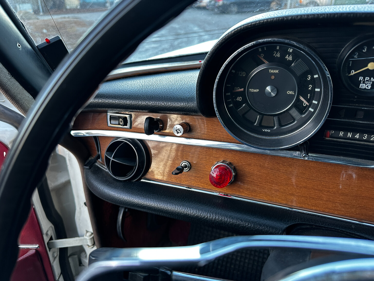 Innenraumfoto von 1967 Mercedes-Benz 250 S