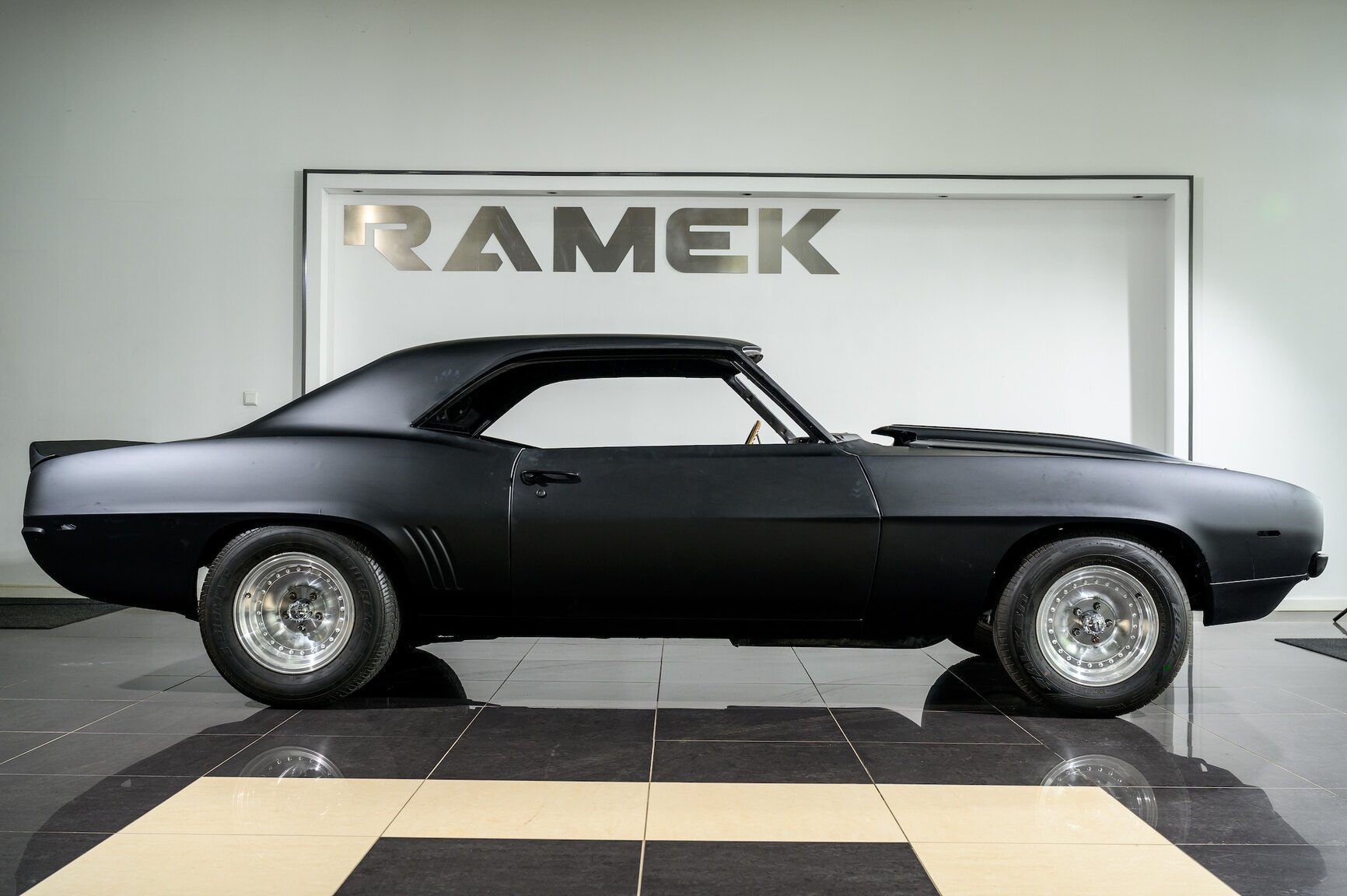 Exteriörbild på 1969 Chevrolet Camaro-kaross (14)