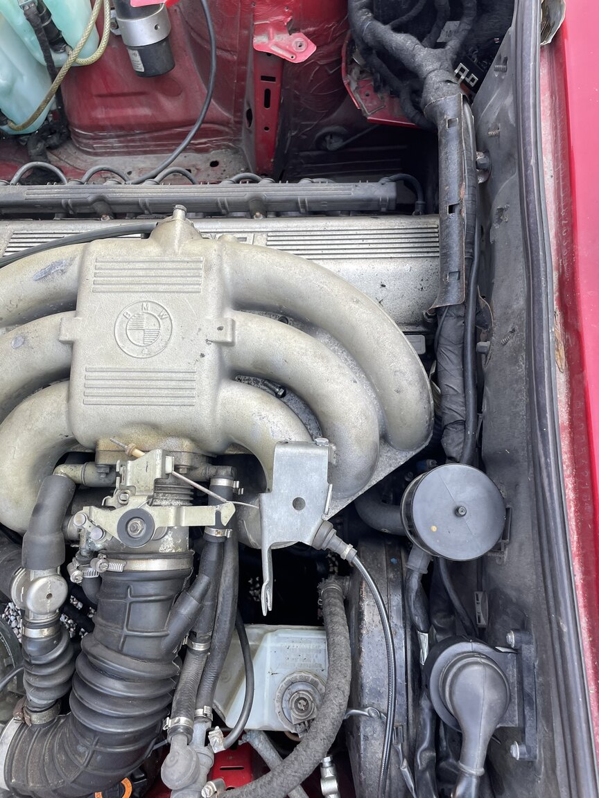 Image of 1987 BMW 320i mechanics