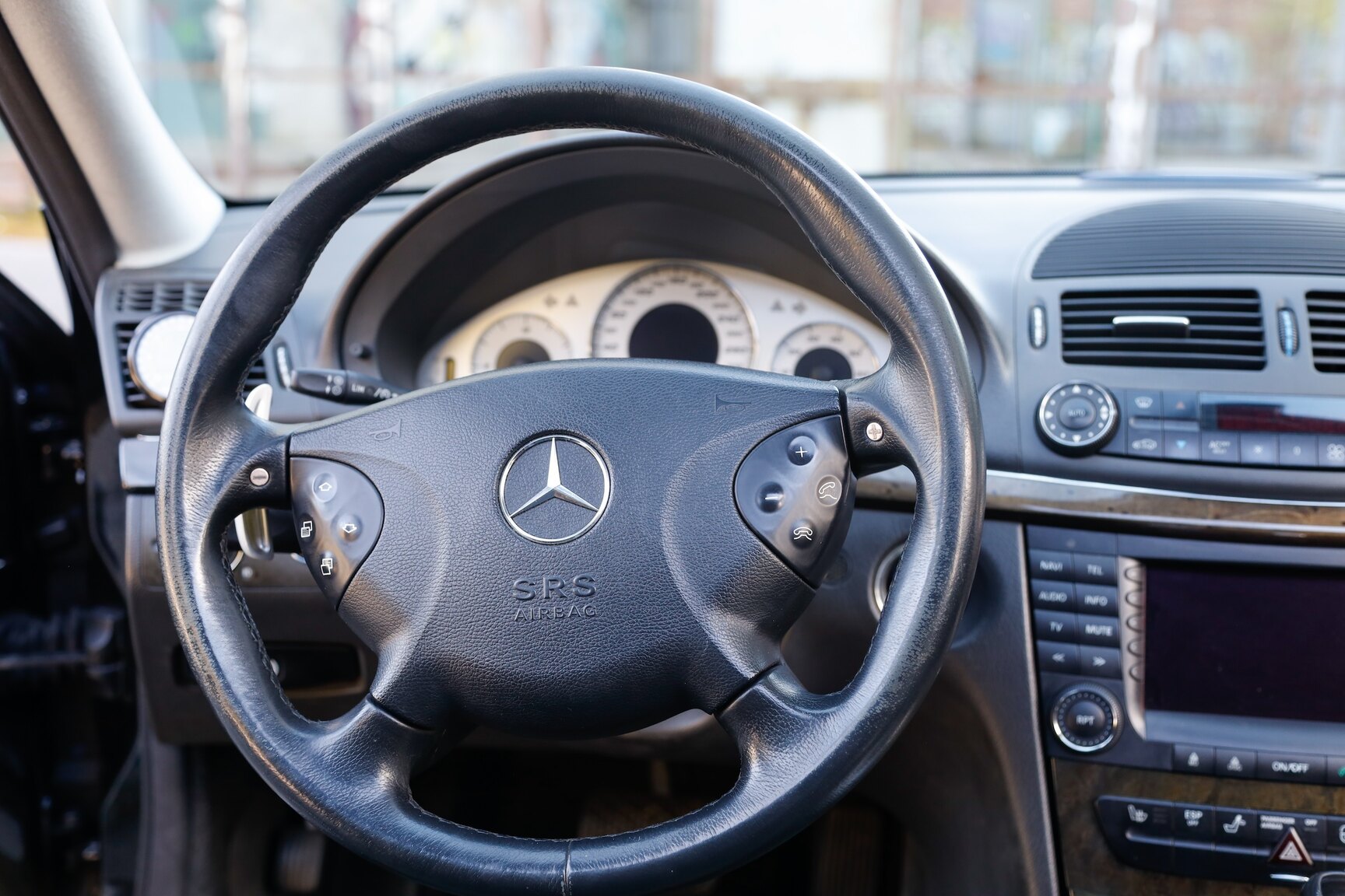 Innenraumfoto von 2003 Mercedes-Benz E55 AMG